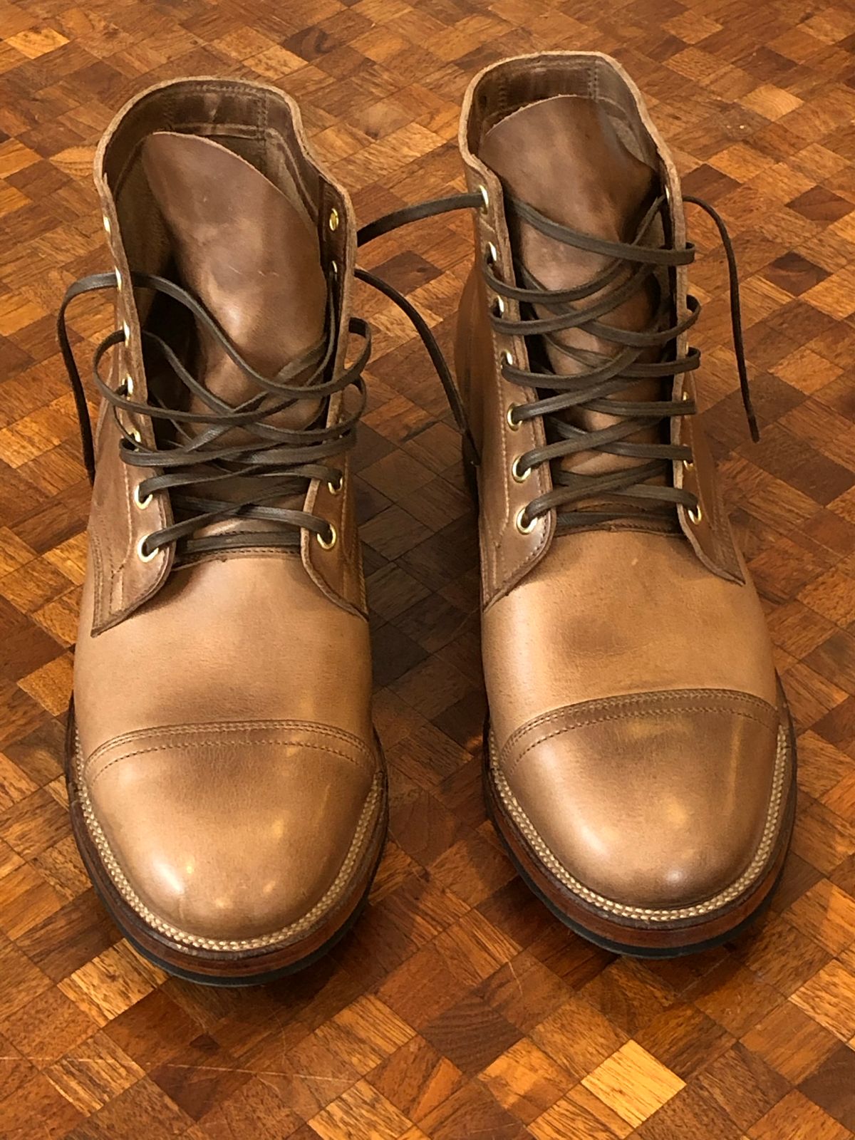 Photo by gnomon on October 5, 2022 of the Viberg Service Boot in Horween Natural Chromexcel.