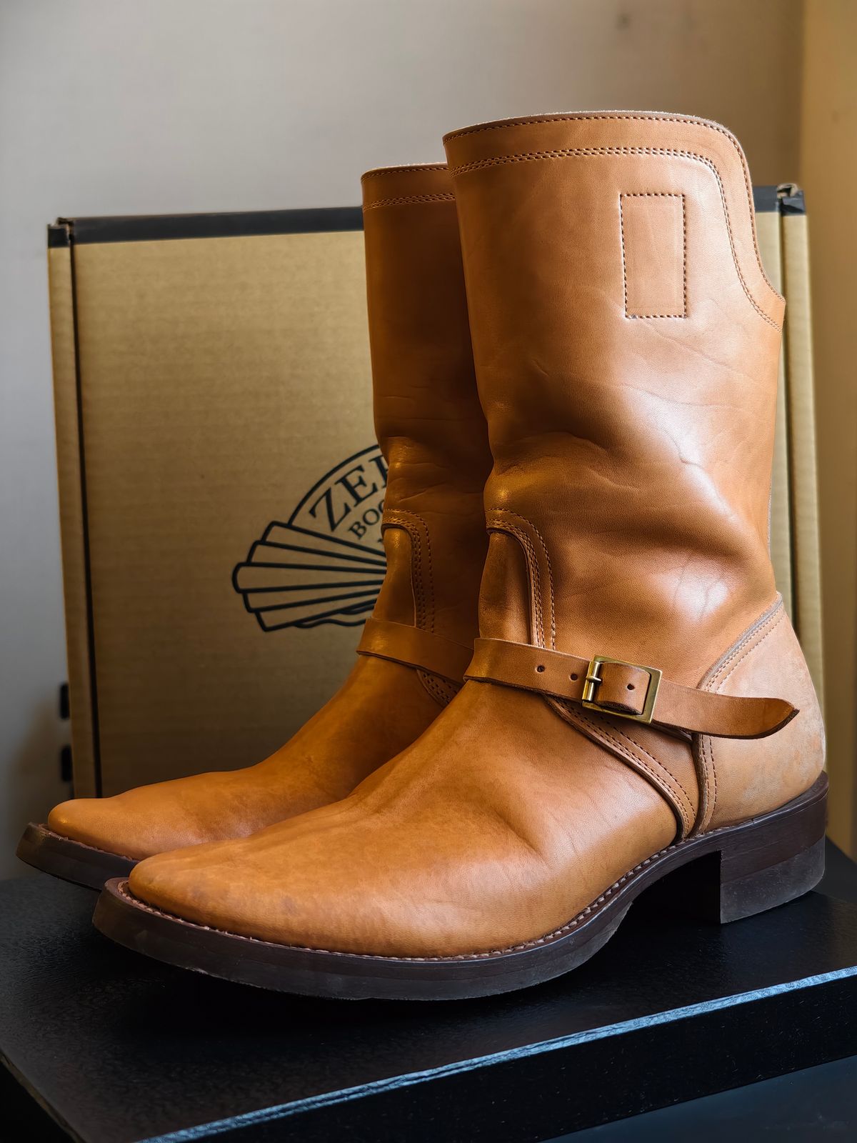 Photo by eisen on December 3, 2025 of the Zerrows Shield Man in Maryam Natural Horsebutt.