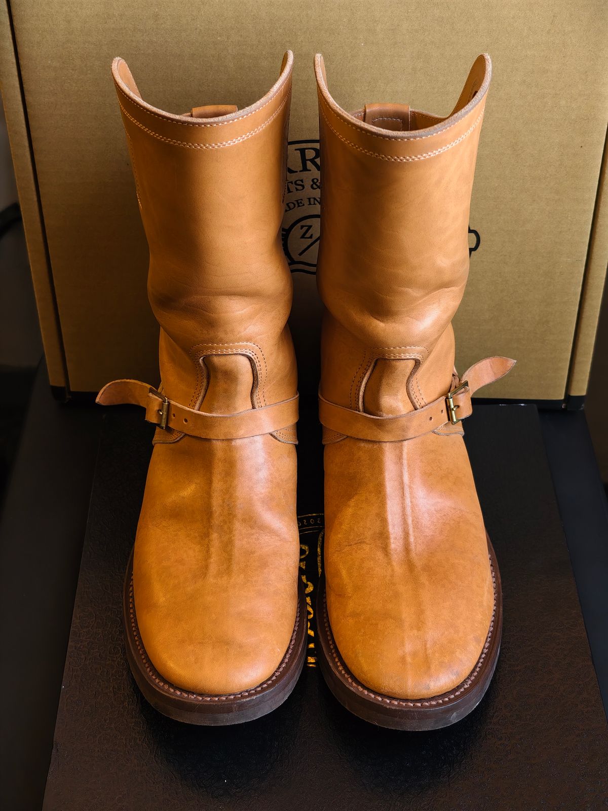 Photo by eisen on December 3, 2025 of the Zerrows Shield Man in Maryam Natural Horsebutt.