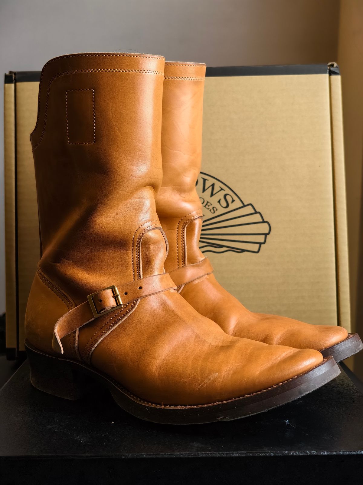 Photo by eisen on January 3, 2026 of the Zerrows Shield Man in Maryam Natural Horsebutt.