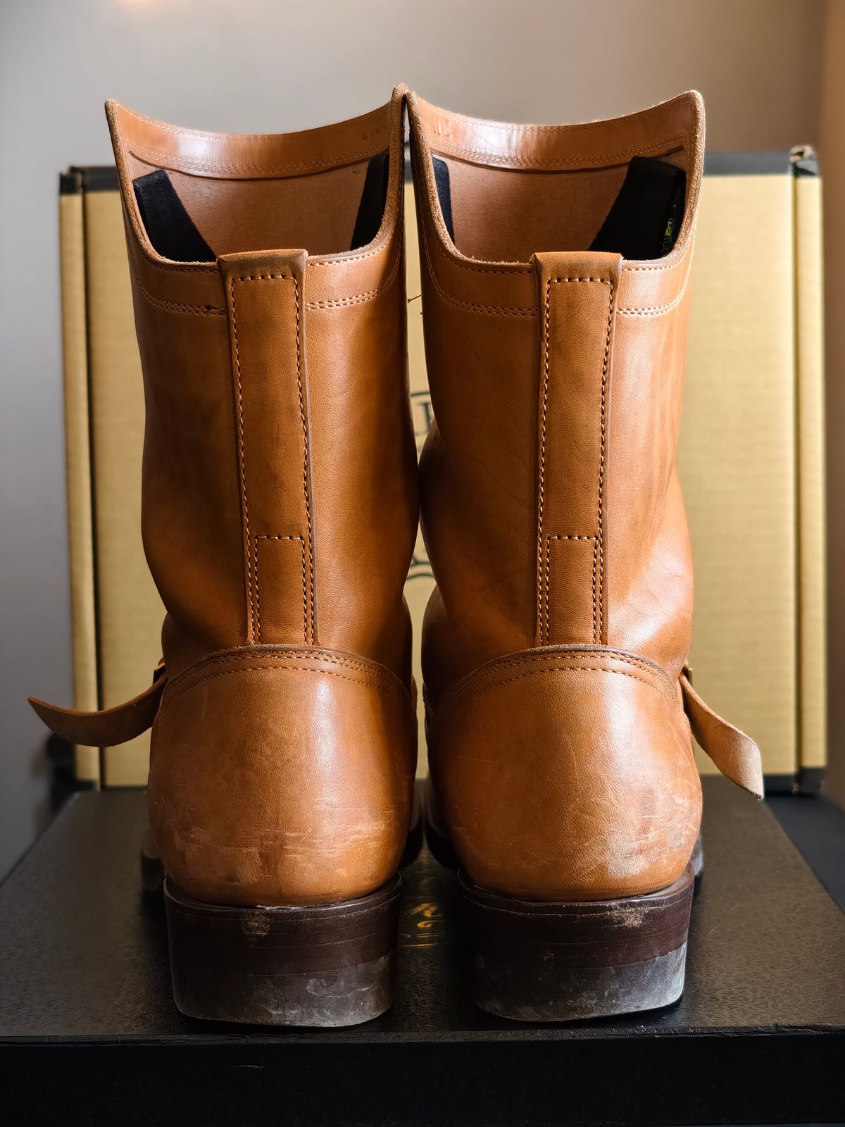 Photo by eisen on February 1, 2026 of the Zerrows Shield Man in Maryam Natural Horsebutt.