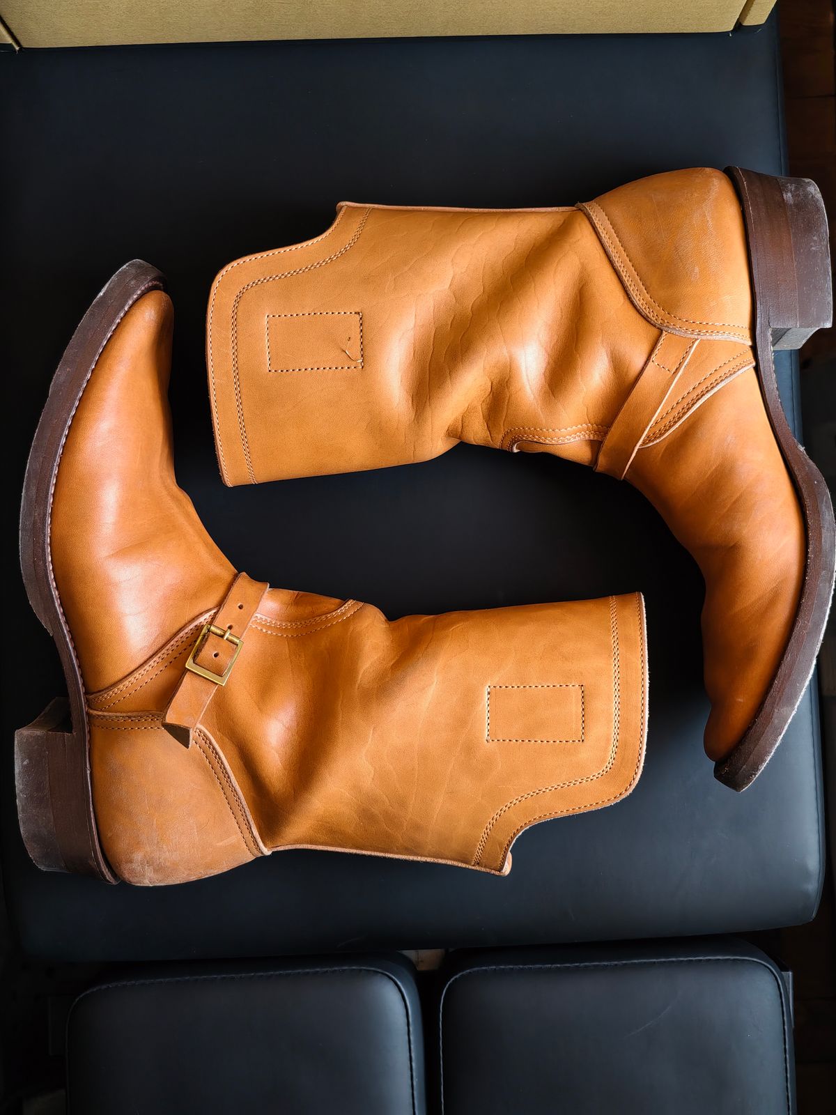 Photo by eisen on February 1, 2026 of the Zerrows Shield Man in Maryam Natural Horsebutt.