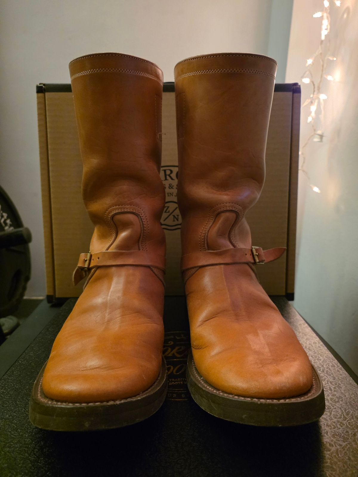 Photo by eisen on March 5, 2026 of the Zerrows Shield Man in Maryam Natural Horsebutt.