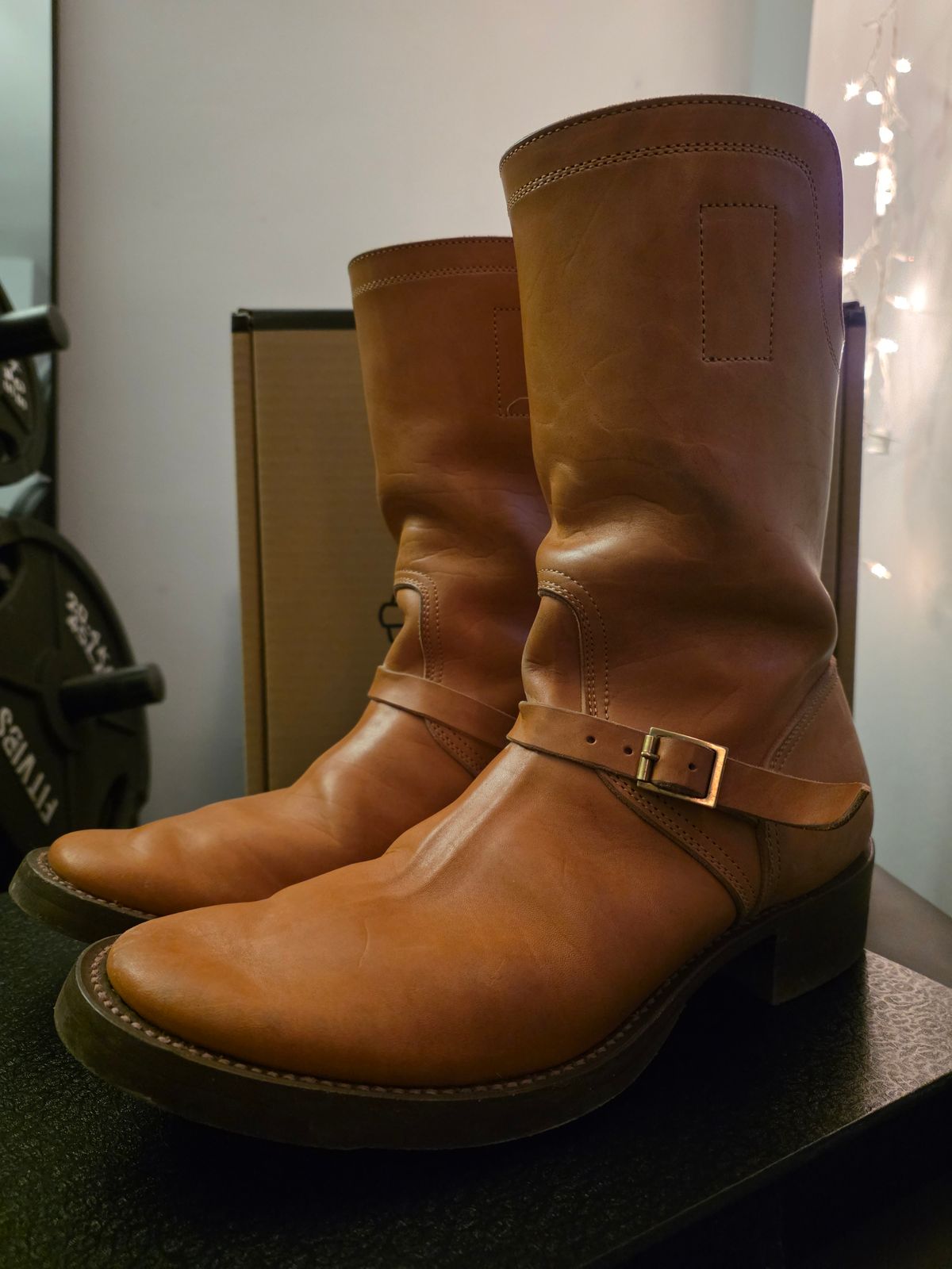 Photo by eisen on March 5, 2026 of the Zerrows Shield Man in Maryam Natural Horsebutt.