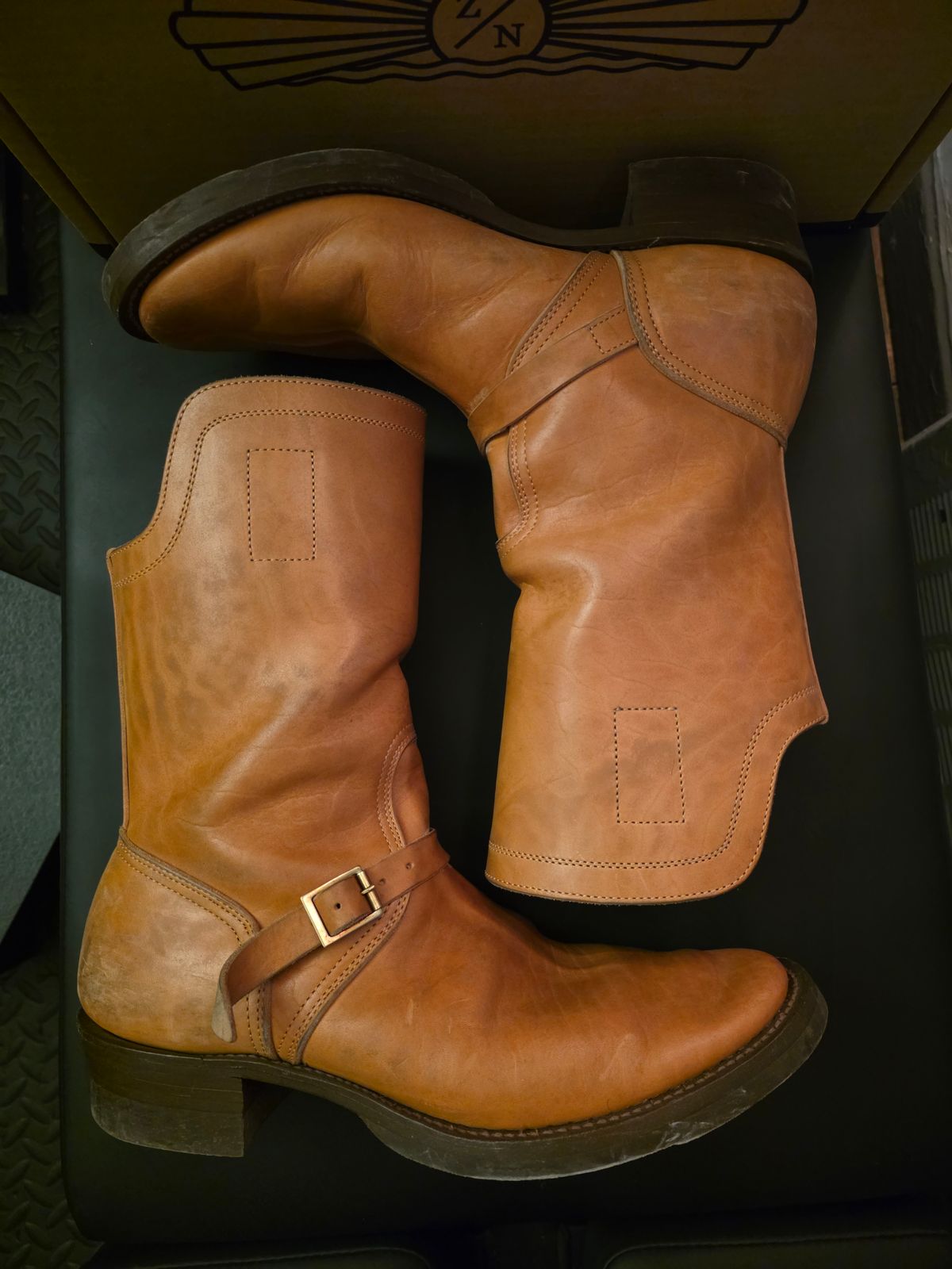 Photo by eisen on March 5, 2026 of the Zerrows Shield Man in Maryam Natural Horsebutt.