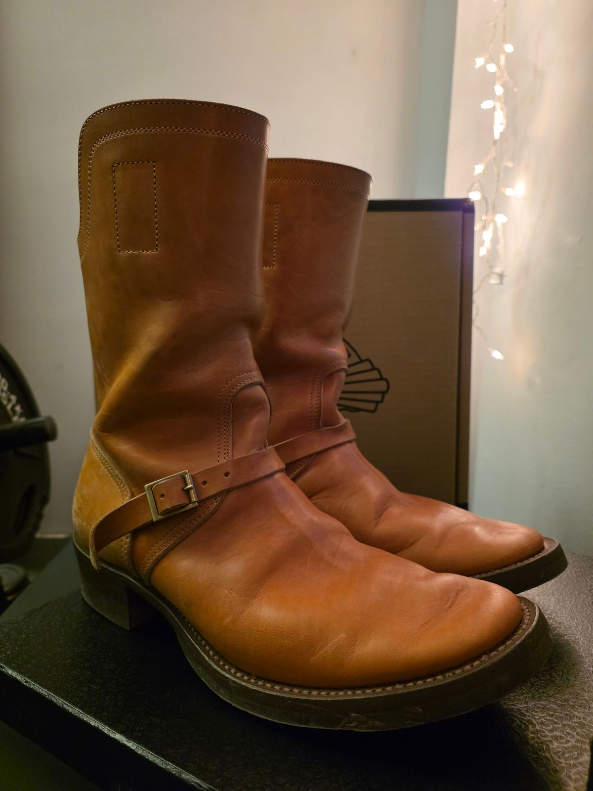 Photo by eisen on March 5, 2026 of the Zerrows Shield Man in Maryam Natural Horsebutt.