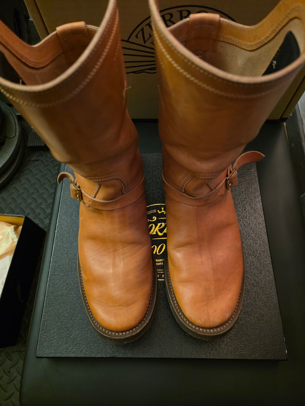 Photo by eisen on March 5, 2026 of the Zerrows Shield Man in Maryam Natural Horsebutt.