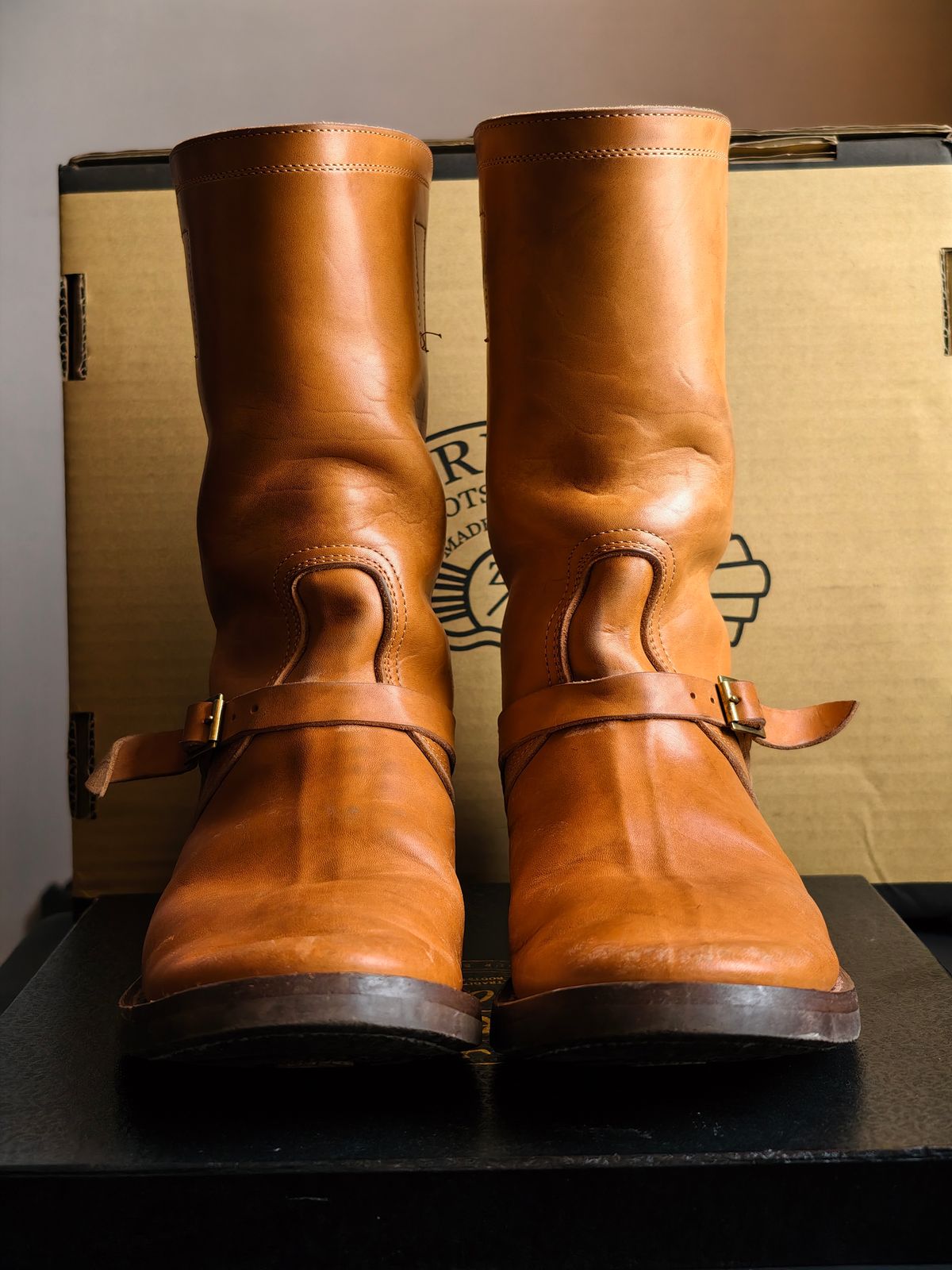 Photo by eisen on April 5, 2026 of the Zerrows Shield Man in Maryam Natural Horsebutt.