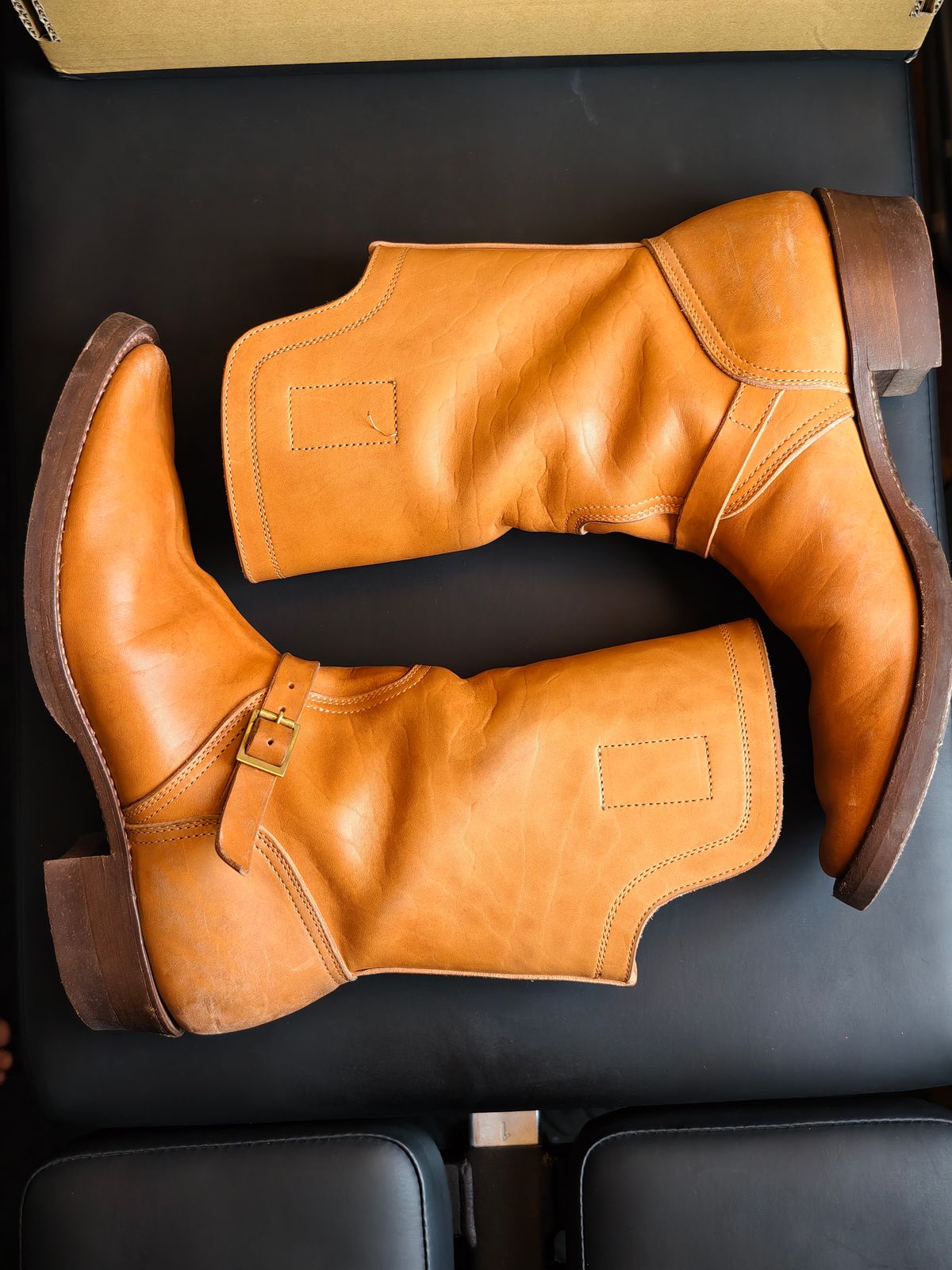 Photo by eisen on April 5, 2026 of the Zerrows Shield Man in Maryam Natural Horsebutt.