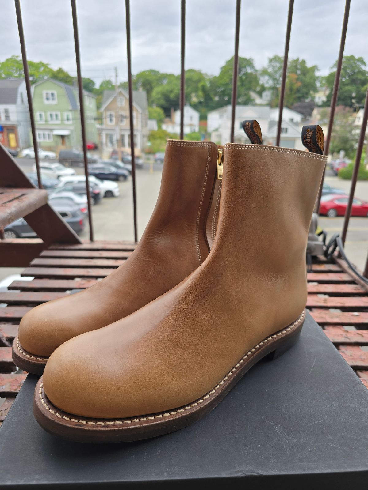 Photo by eisen on October 1, 2024 of the Rolling Dub Trio Casper Boot in Horween Natural Chromexcel.