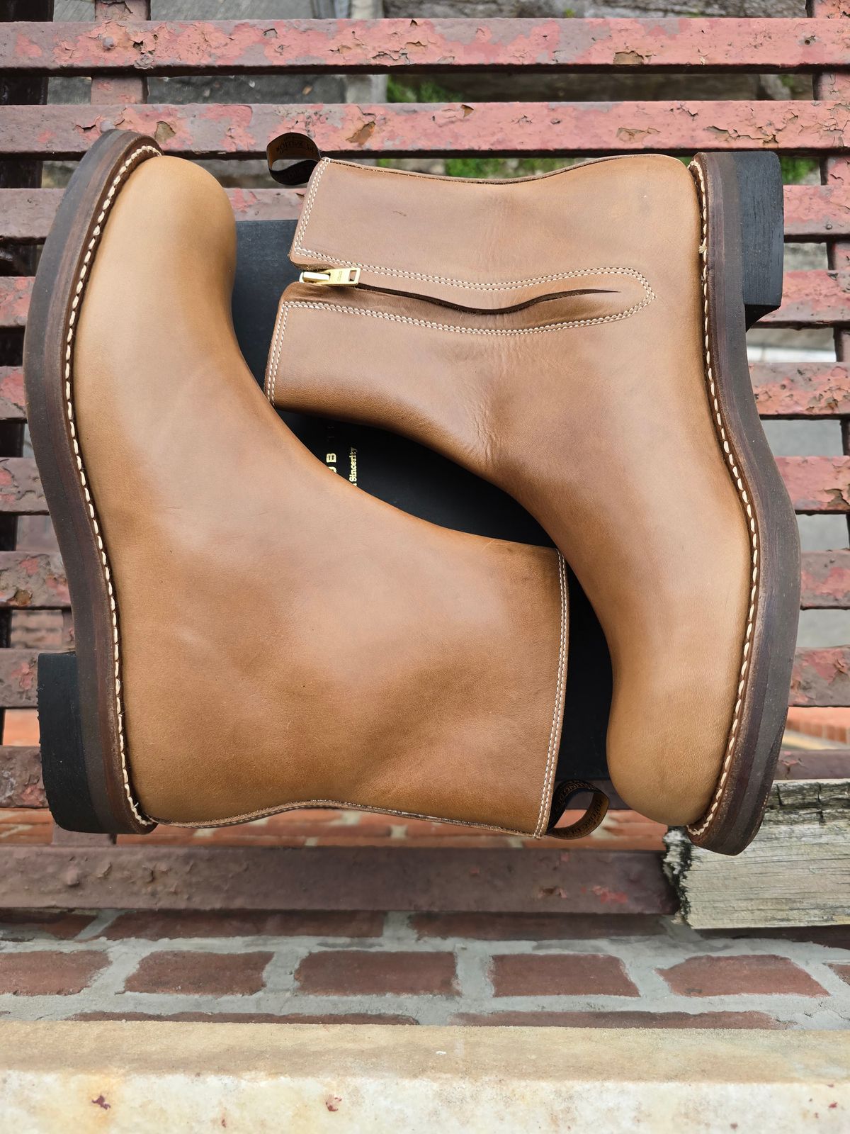 Photo by eisen on October 1, 2024 of the Rolling Dub Trio Casper Boot in Horween Natural Chromexcel.