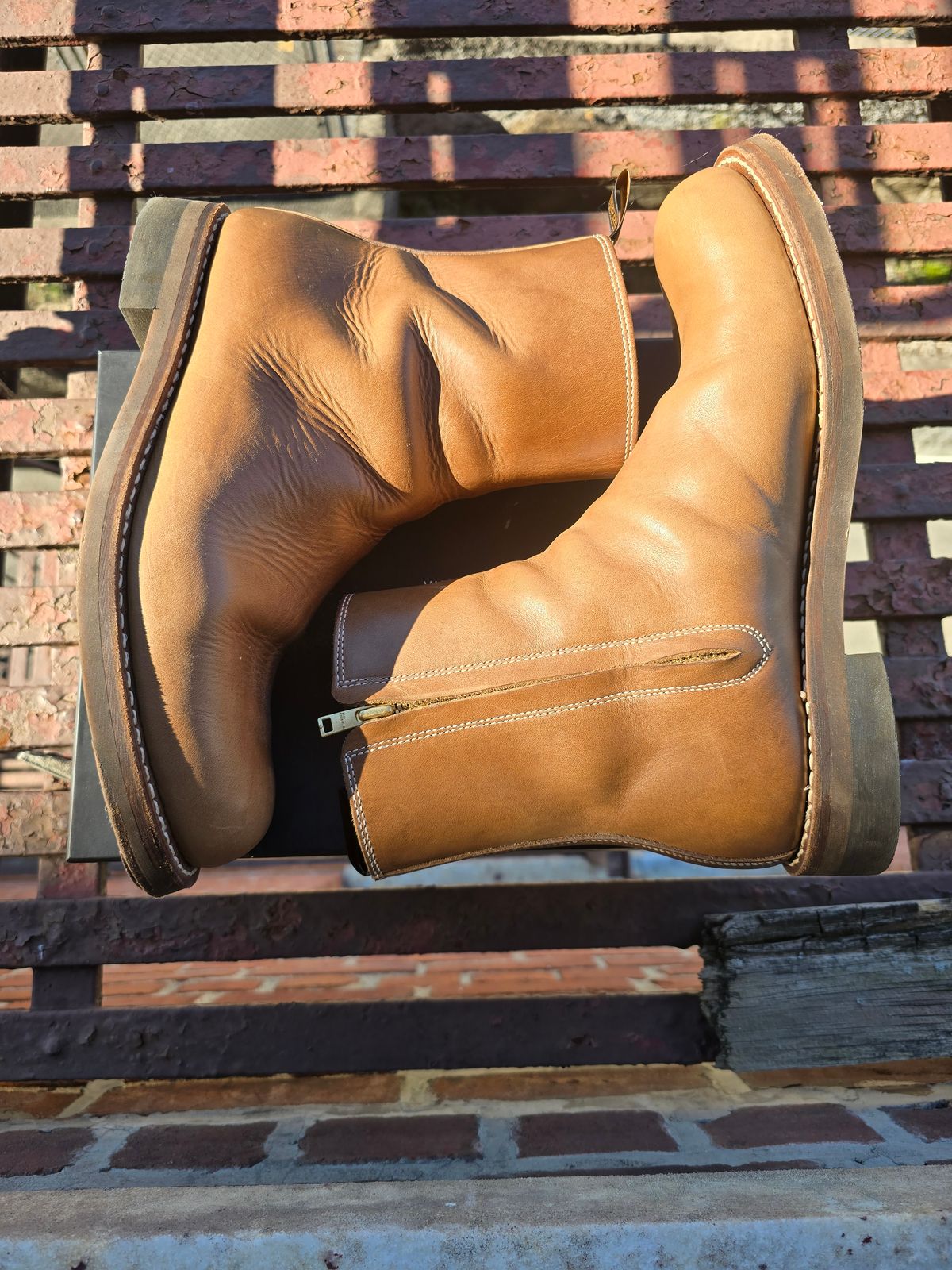 Photo by eisen on November 6, 2024 of the Rolling Dub Trio Casper Boot in Horween Natural Chromexcel.