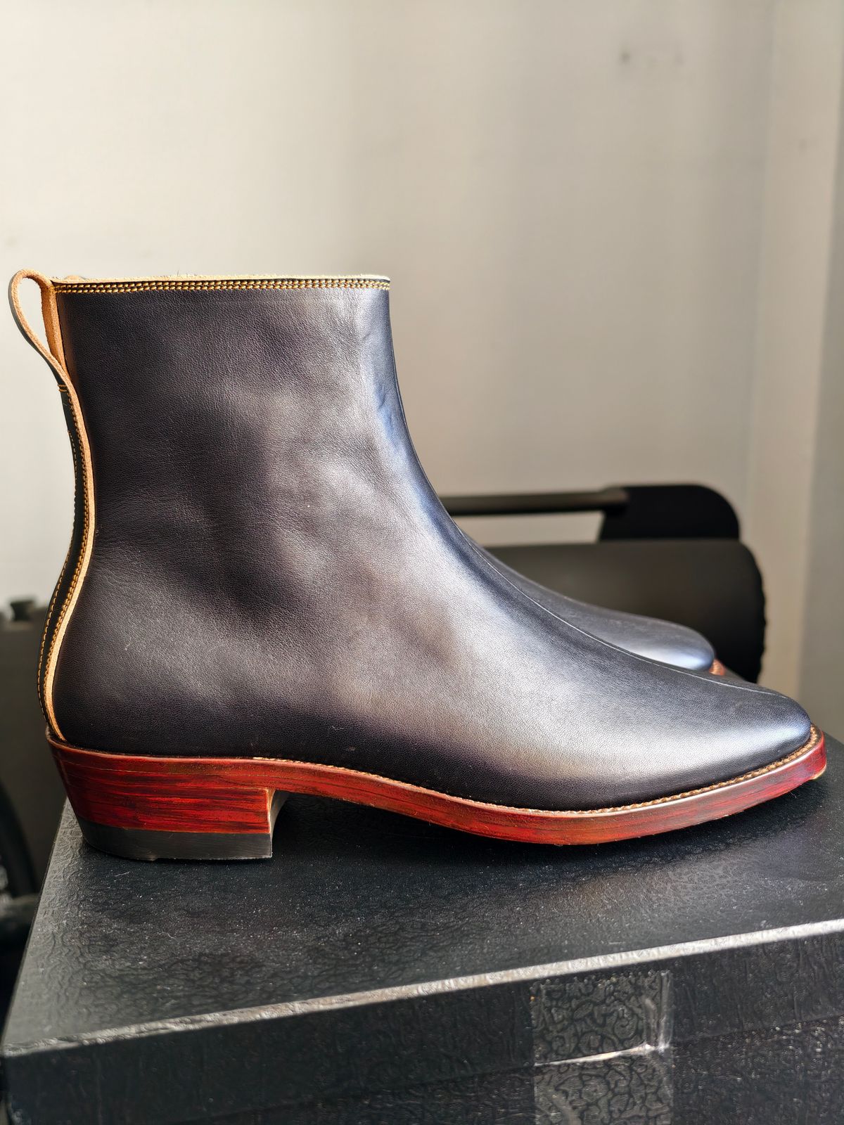 Photo by eisen on September 21, 2025 of the Fortis Boots Antasena in Indonesian Teacore Black Leather.