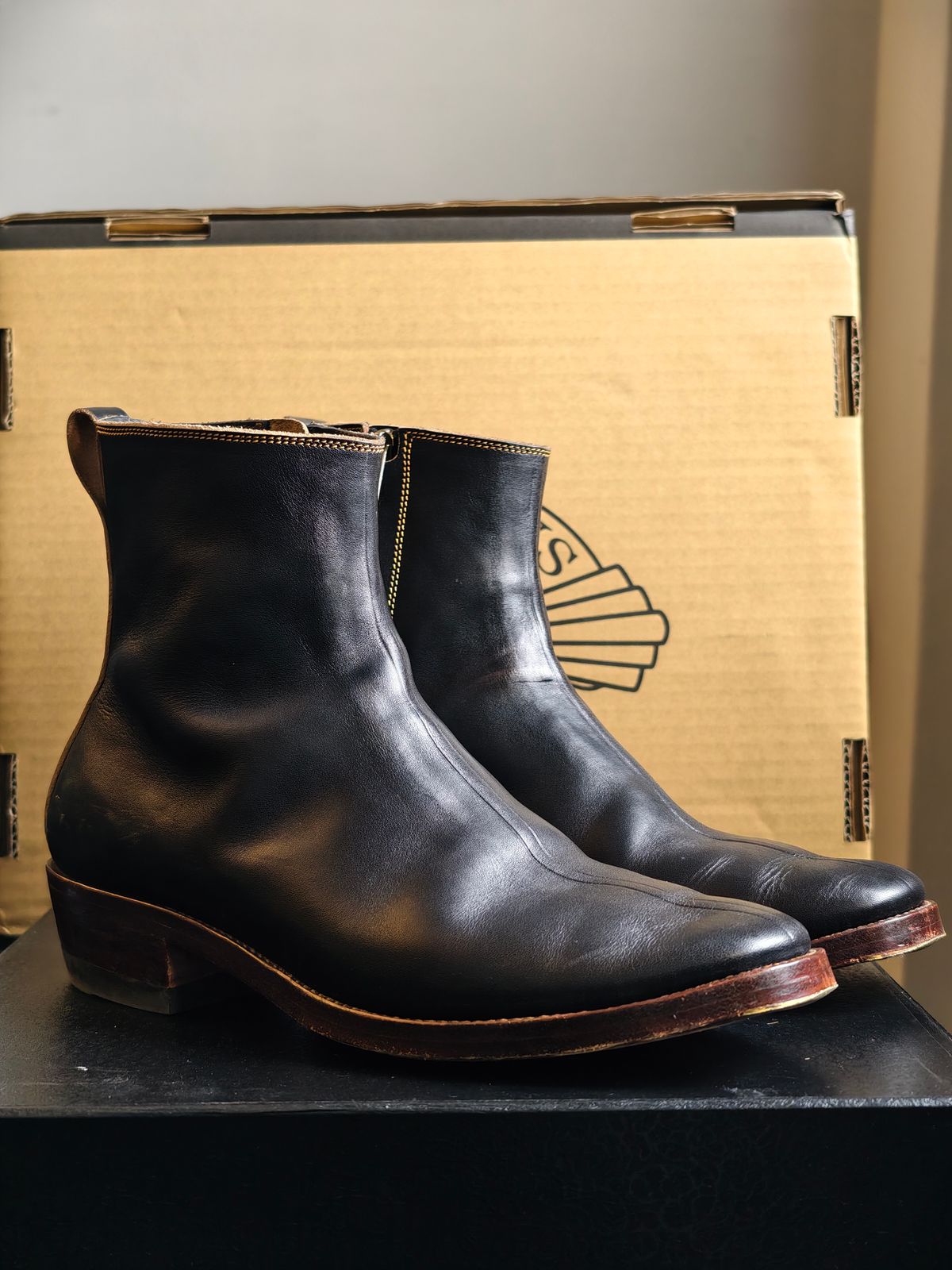 Photo by eisen on November 5, 2025 of the Fortis Boots Antasena in Indonesian Teacore Black Leather.