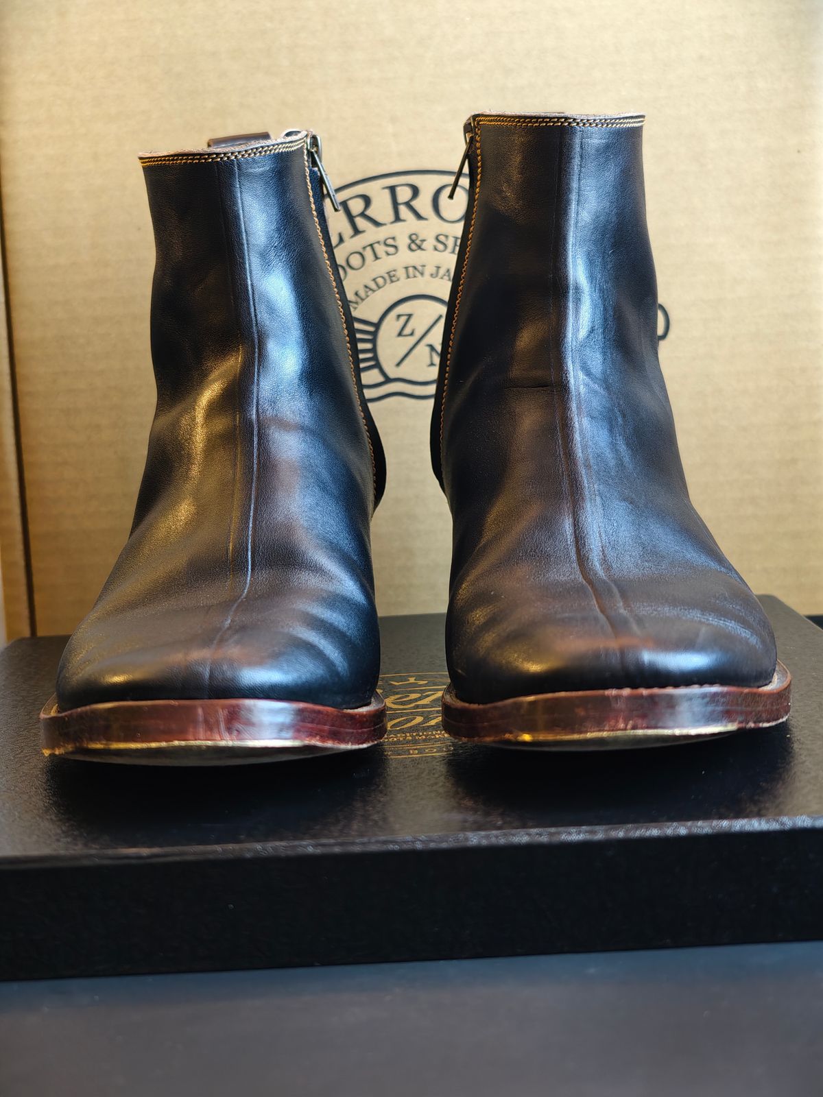 Photo by eisen on December 3, 2025 of the Fortis Boots Antasena in Indonesian Teacore Black Leather.