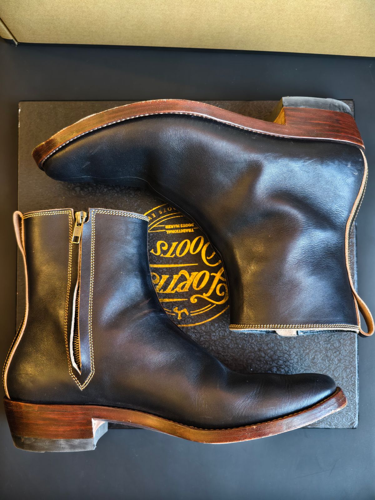 Photo by eisen on December 3, 2025 of the Fortis Boots Antasena in Indonesian Teacore Black Leather.