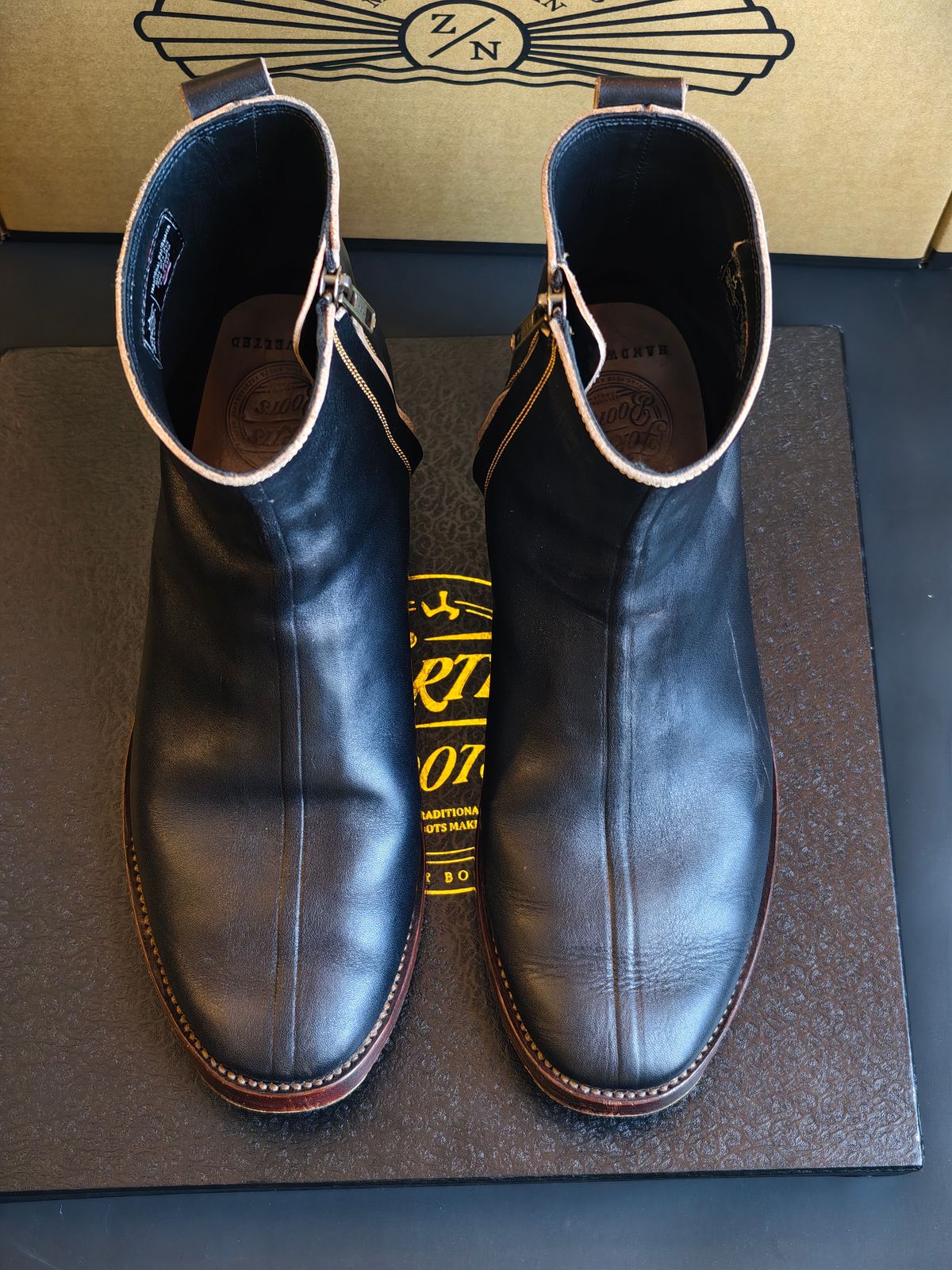 Photo by eisen on December 3, 2025 of the Fortis Boots Antasena in Indonesian Teacore Black Leather.