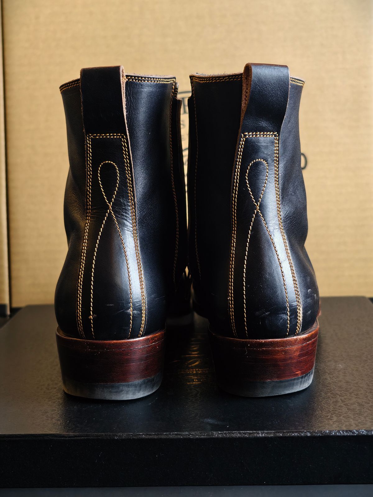 Photo by eisen on January 3, 2026 of the Fortis Boots Antasena in Indonesian Teacore Black Leather.