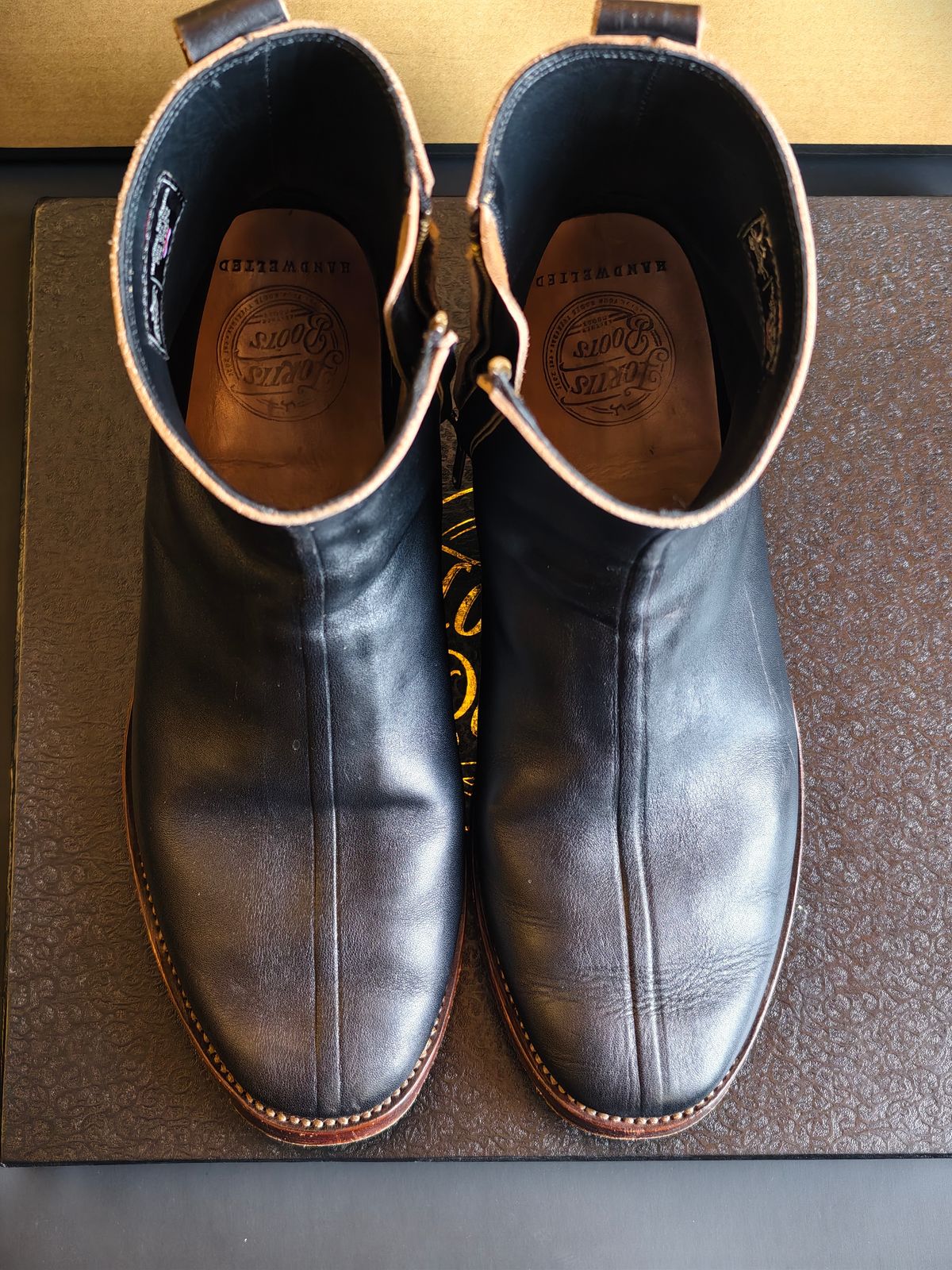 Photo by eisen on January 3, 2026 of the Fortis Boots Antasena in Indonesian Teacore Black Leather.