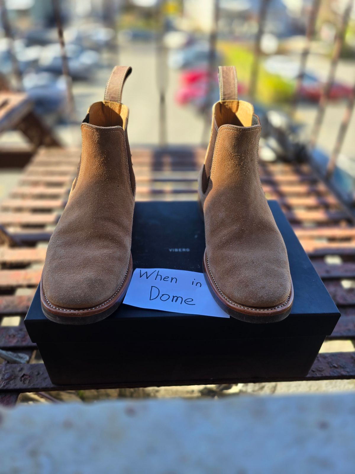 Photo by eisen on November 5, 2024 of the Briselblack The Seventh Chelsea Boot in Maryam Natural Reverse Horsebutt.