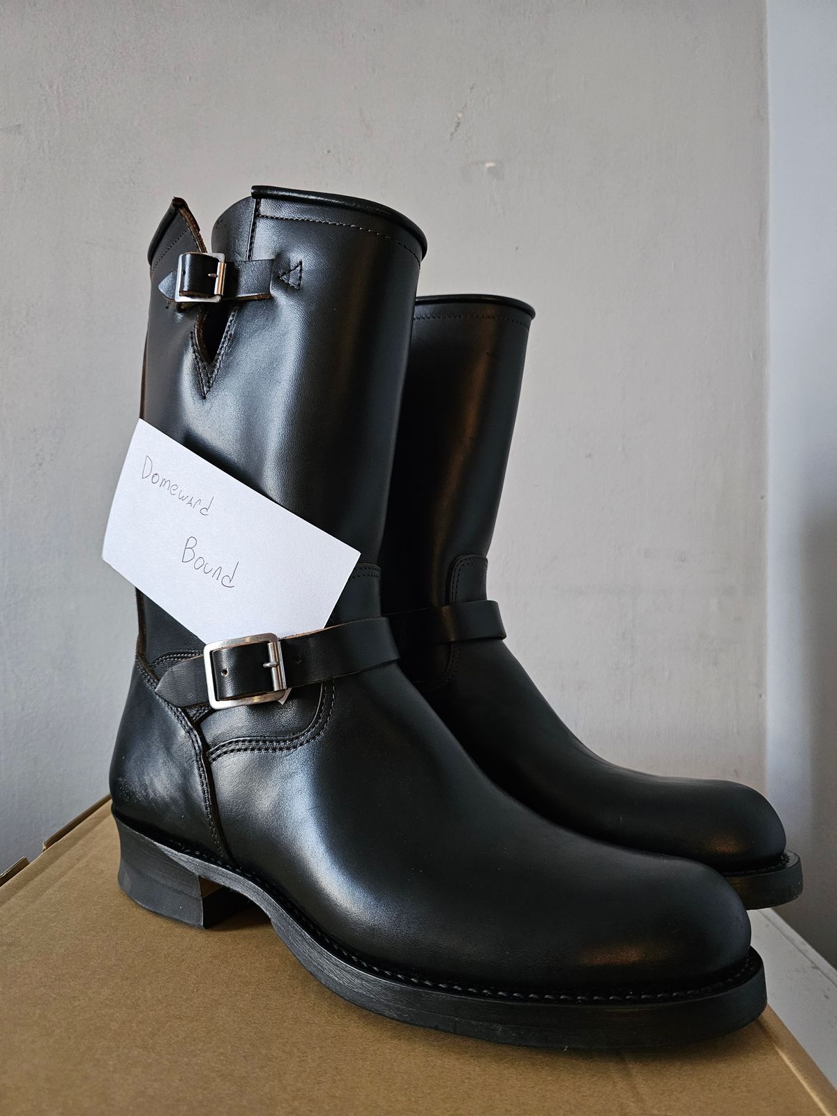 Photo by eisen on October 9, 2023 of the SKOOB Wander Engineer Boots in Maryam Black Teacore Horsebutt.