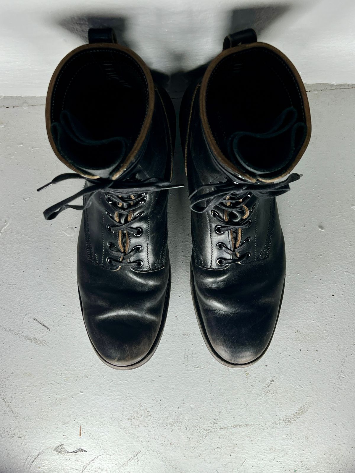 Photo by friendo on January 5, 2024 of the Rolling Dub Trio Griffin 8.5" Plain Toe Boots in Unknown Material.