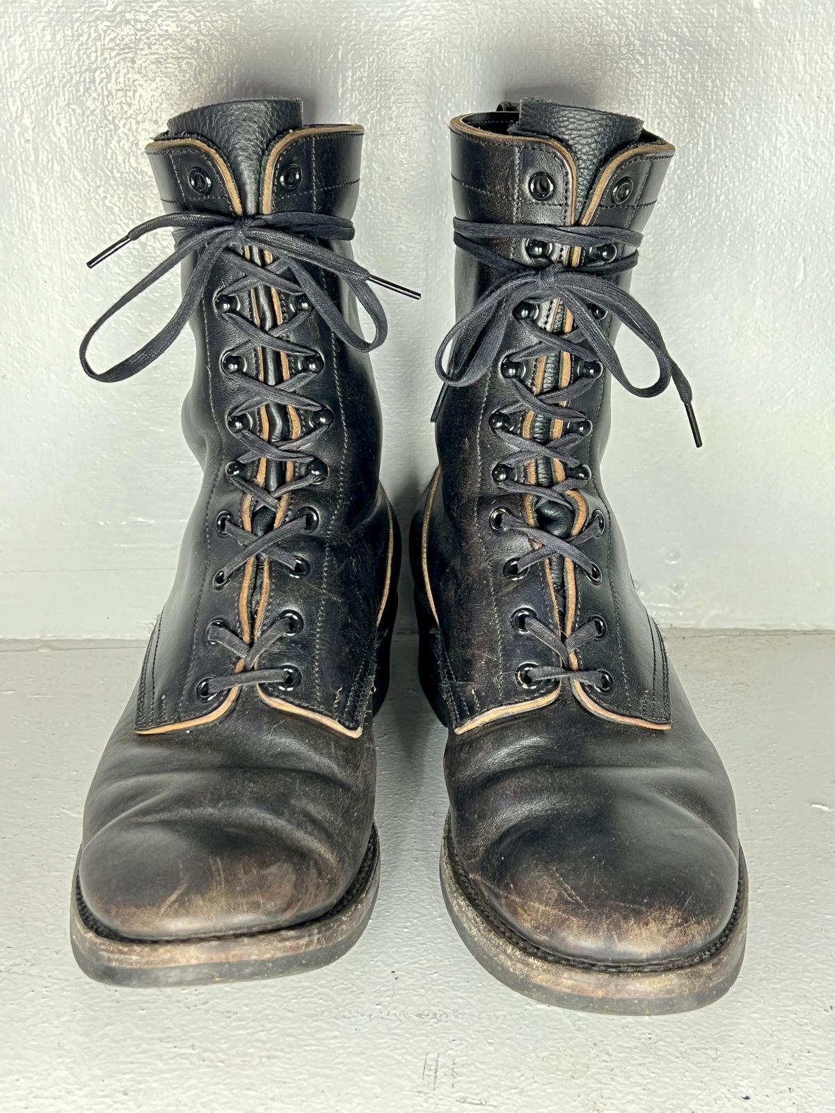Photo by friendo on January 5, 2024 of the Rolling Dub Trio Griffin 8.5" Plain Toe Boots in Unknown Material.