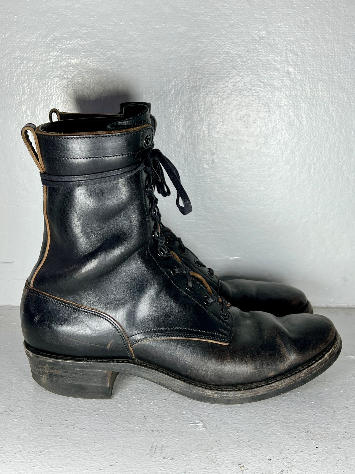 Photo by friendo on January 5, 2024 of the Rolling Dub Trio Griffin 8.5" Plain Toe Boots in Unknown Material.