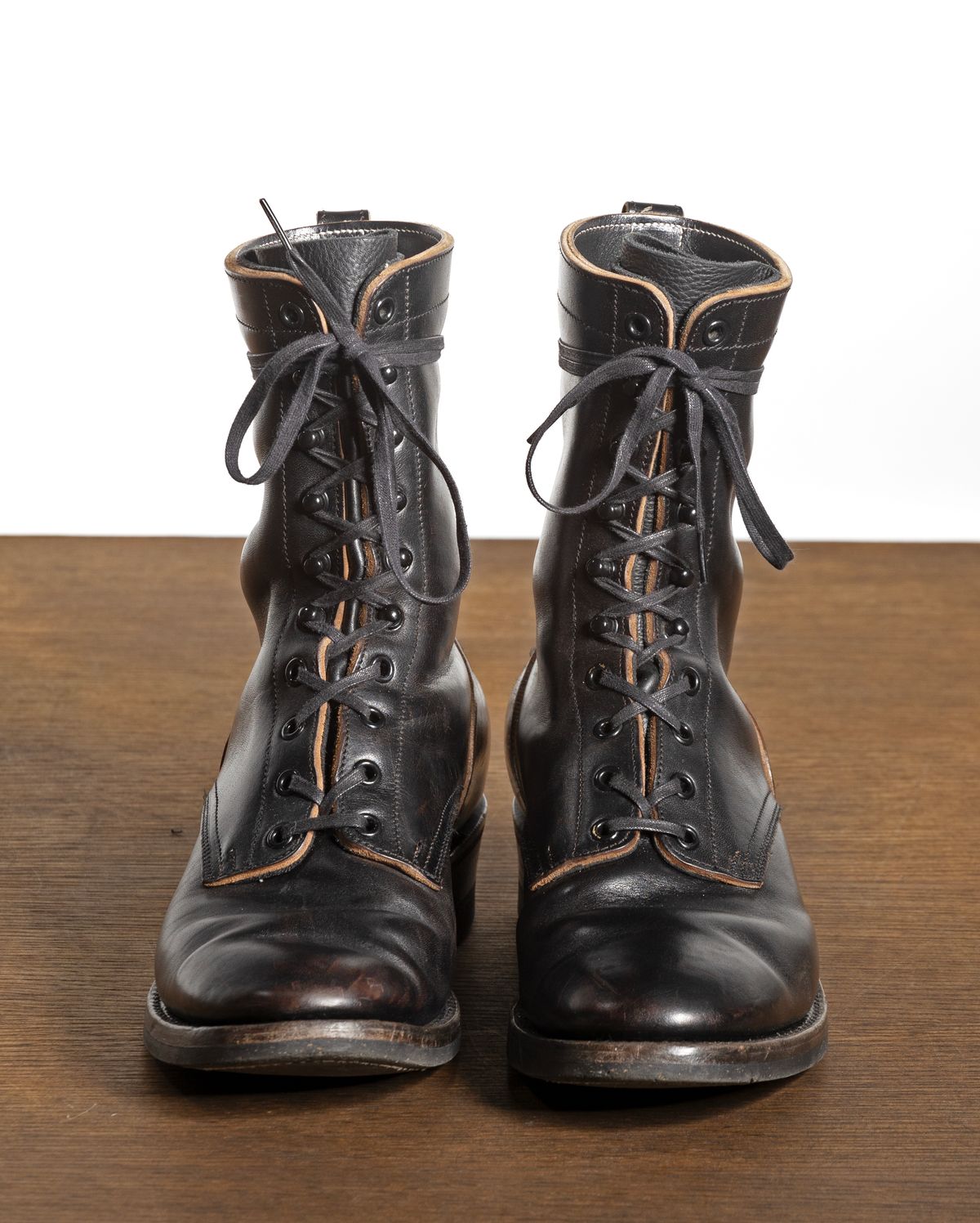 Photo by friendo on November 3, 2023 of the Rolling Dub Trio Griffin 8.5" Plain Toe Boots in Unknown Material.