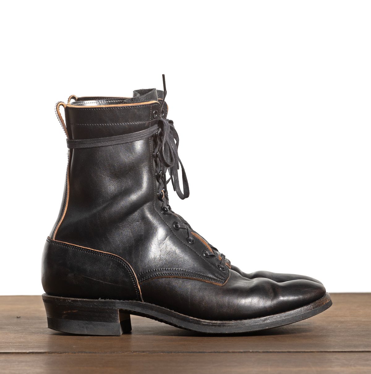 Photo by friendo on November 3, 2023 of the Rolling Dub Trio Griffin 8.5" Plain Toe Boots in Unknown Material.