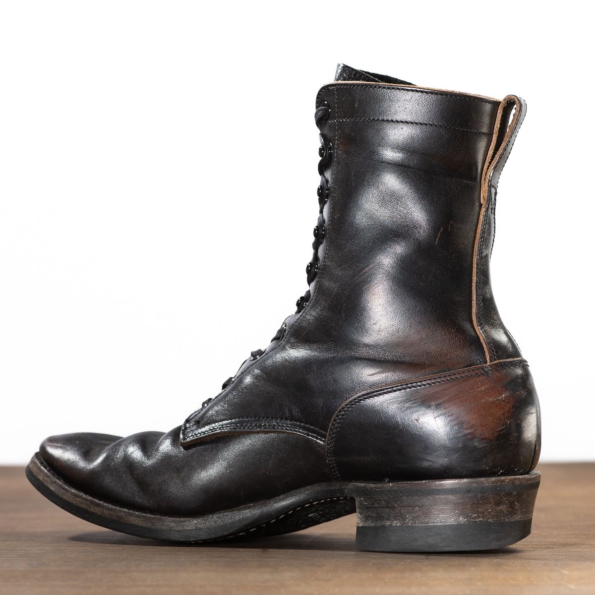 Photo by friendo on February 3, 2024 of the Rolling Dub Trio Griffin 8.5" Plain Toe Boots in Unknown Material.