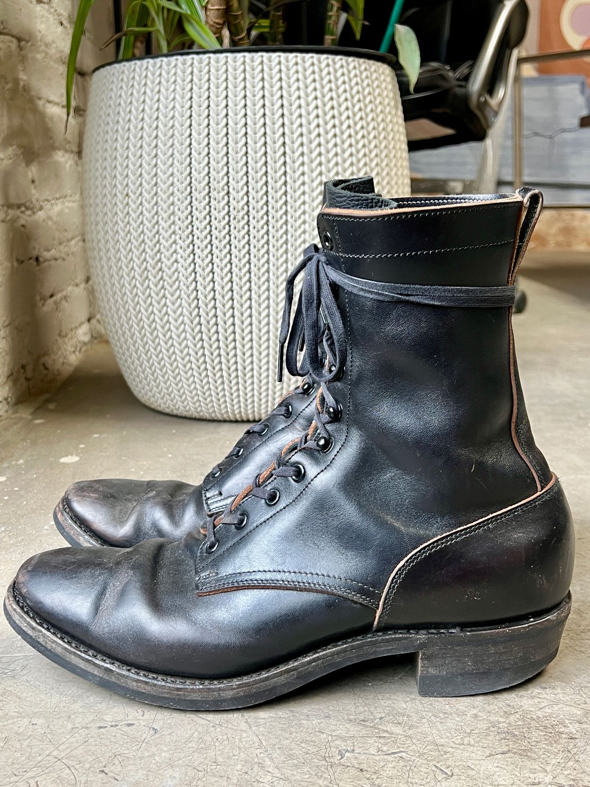 Photo by friendo on March 5, 2024 of the Rolling Dub Trio Griffin 8.5" Plain Toe Boots in Unknown Material.