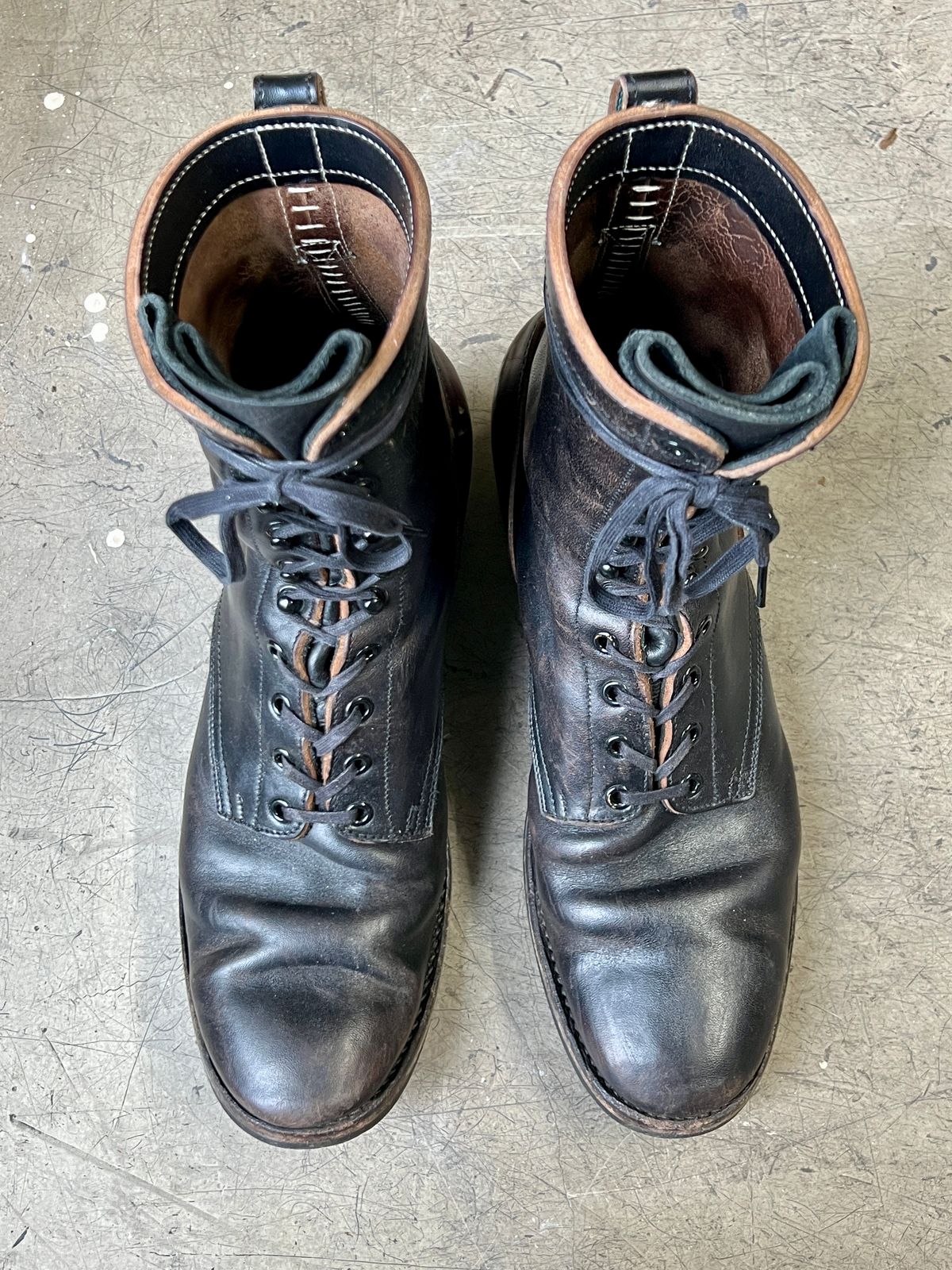 Photo by friendo on March 5, 2024 of the Rolling Dub Trio Griffin 8.5" Plain Toe Boots in Unknown Material.