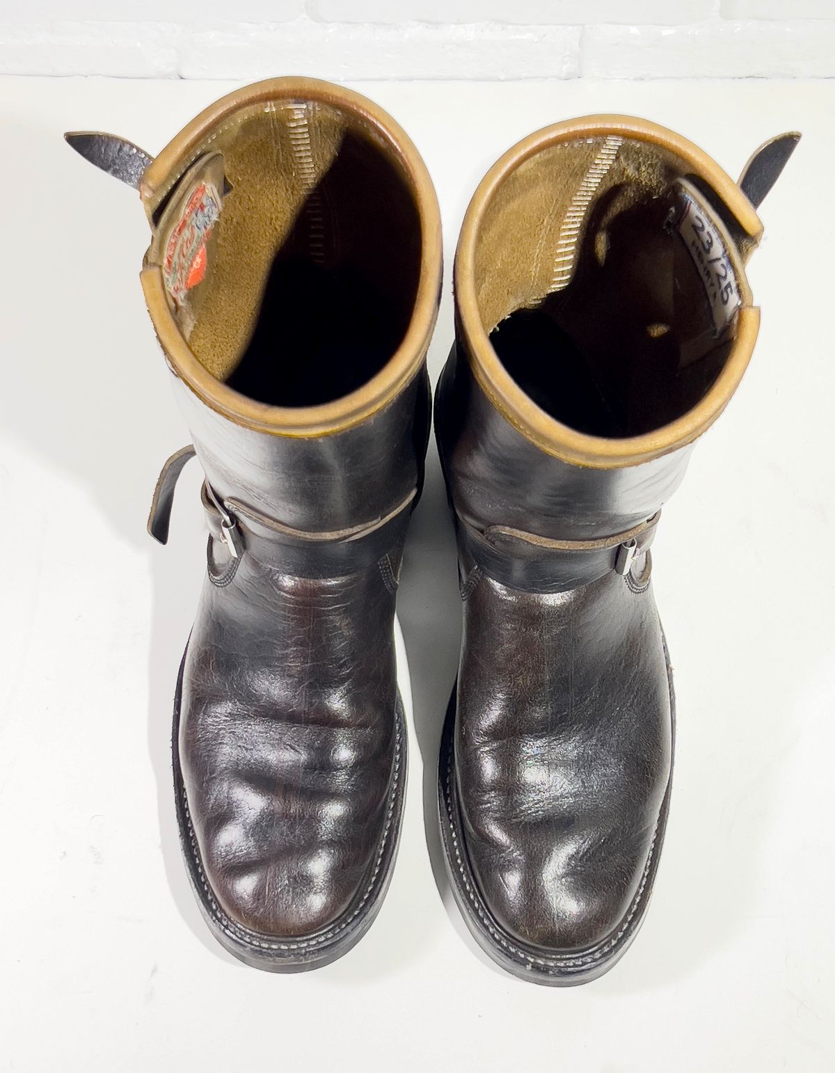 Photo by friendo on December 6, 2022 of the Role Club Anniversary Engineer Boots in Shinki Hand-Finished Black Horsehide.