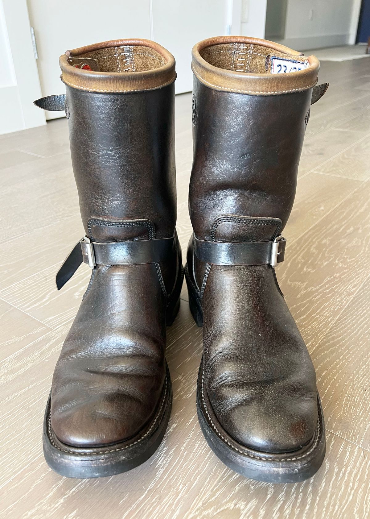 Photo by friendo on February 4, 2023 of the Role Club Anniversary Engineer Boots in Shinki Hand-Finished Black Horsehide.