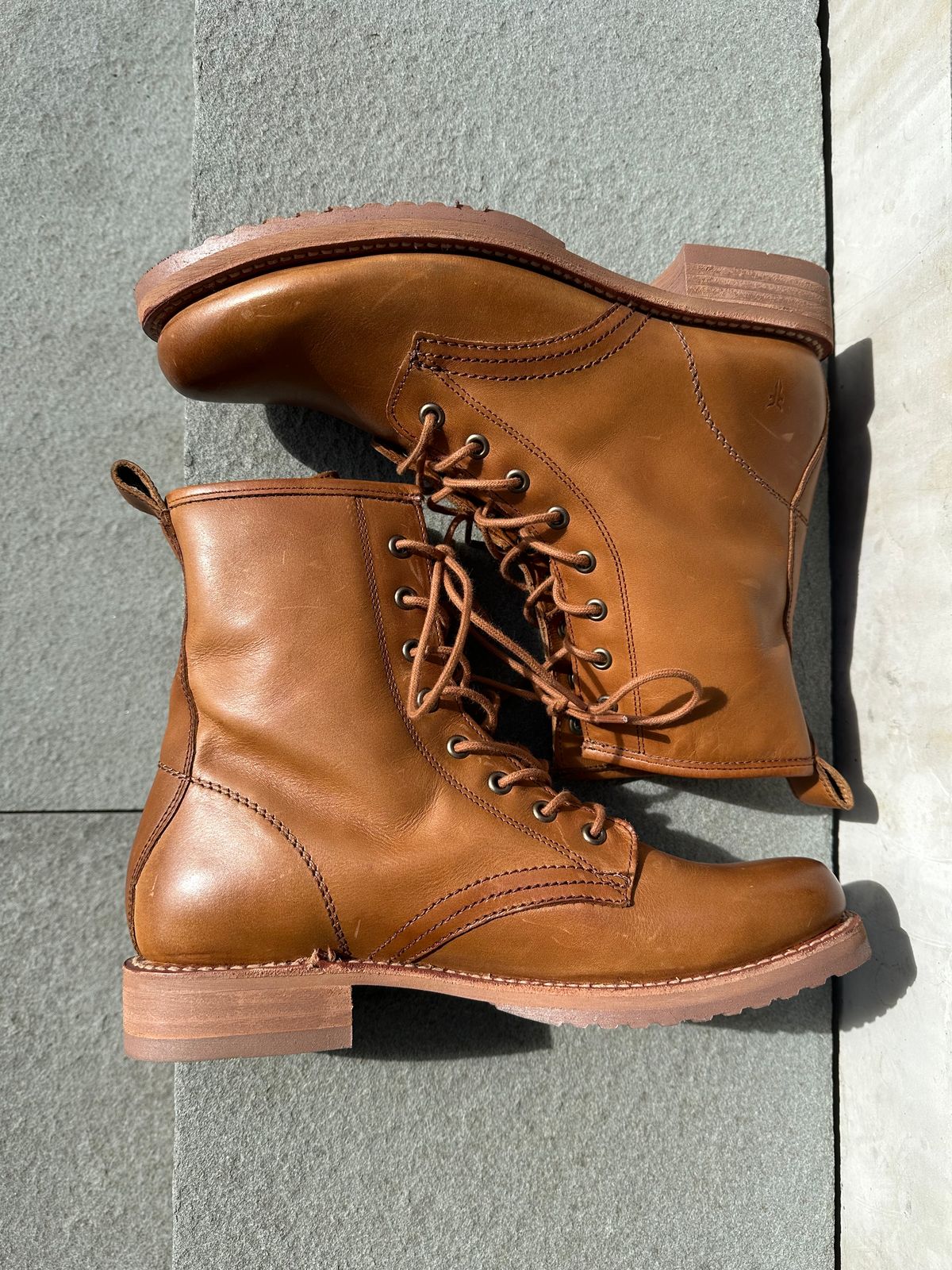Photo by npaust on October 1, 2024 of the Frye Veronica Flex Combat in Vintage Pull-up Leather.