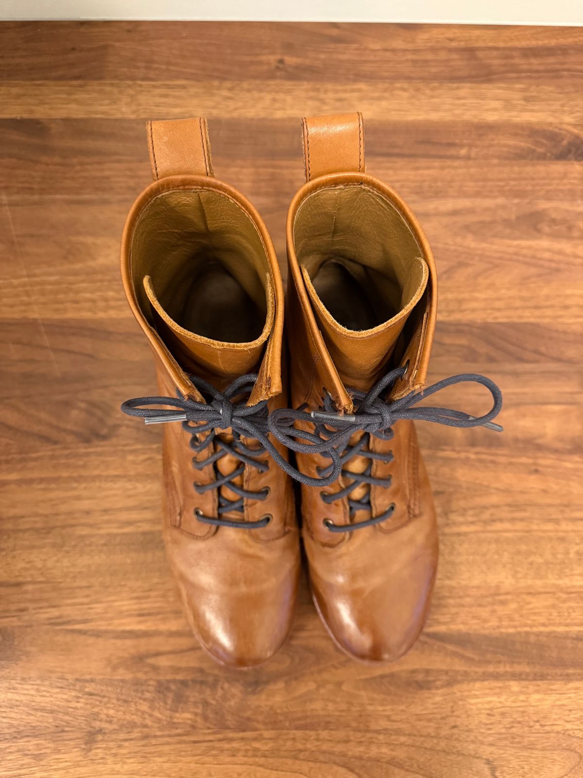 Photo by npaust on January 7, 2025 of the Frye Veronica Flex Combat in Vintage Pull-up Leather.