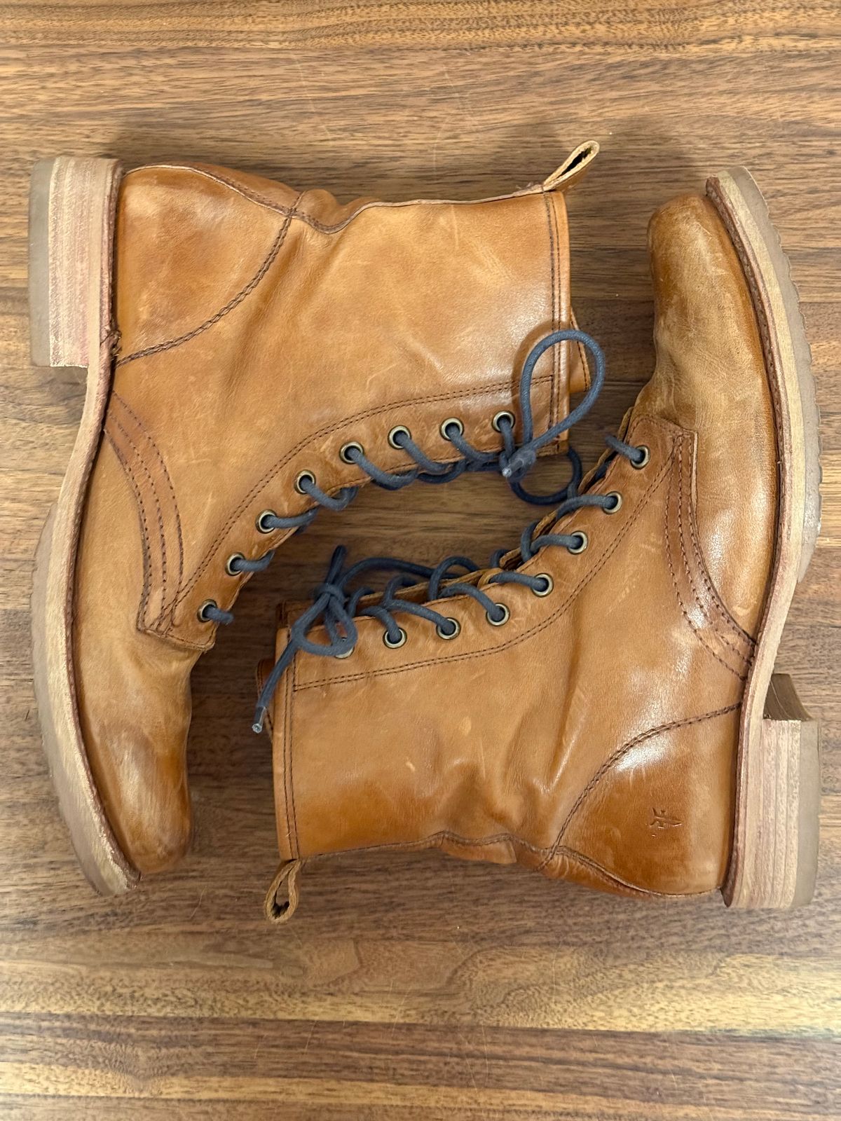 Photo by npaust on February 5, 2025 of the Frye Veronica Flex Combat in Vintage Pull-up Leather.