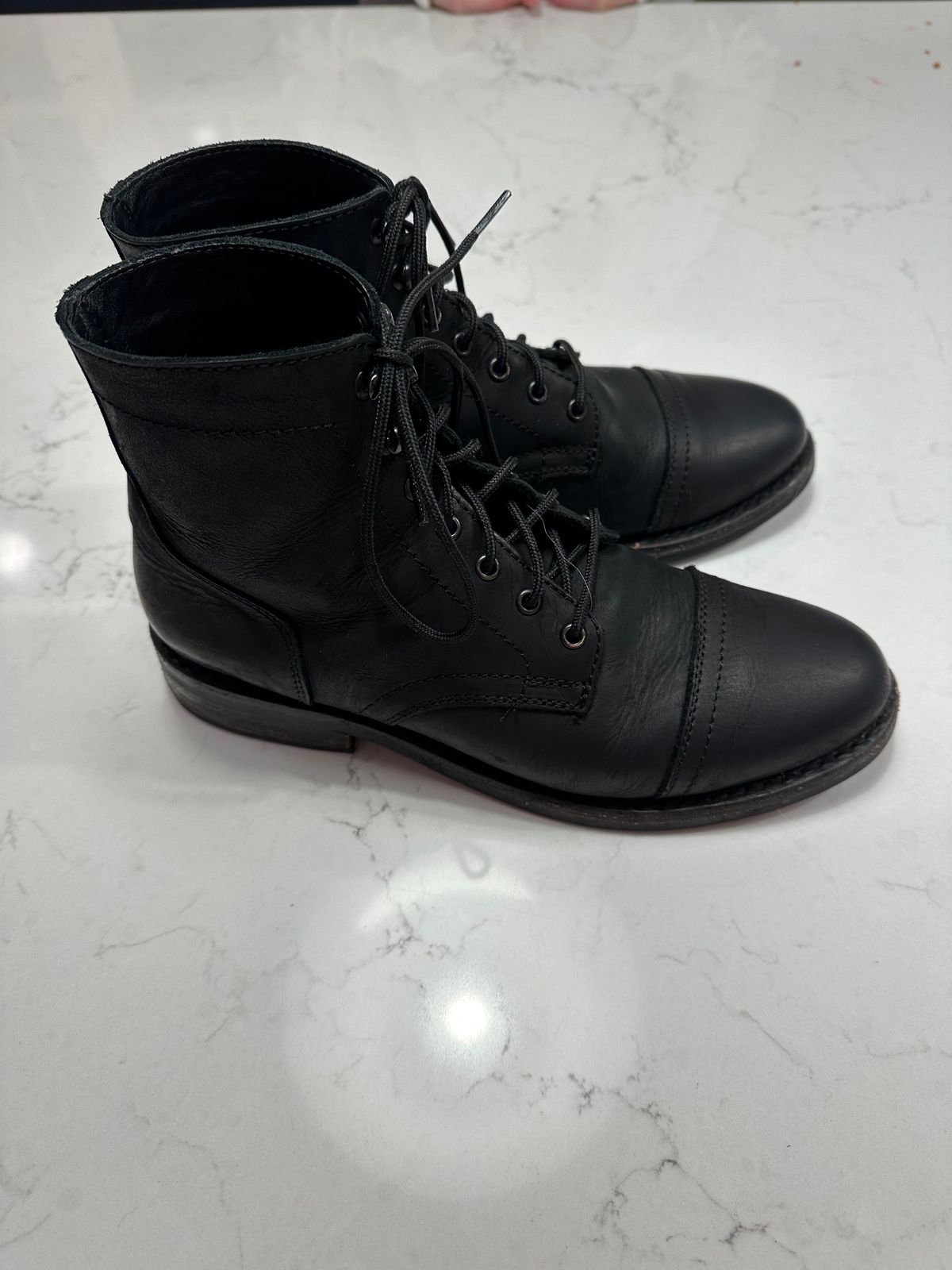 Photo by npaust on February 5, 2024 of the Thursday Captain in Black Matte Rugged & Resilient.
