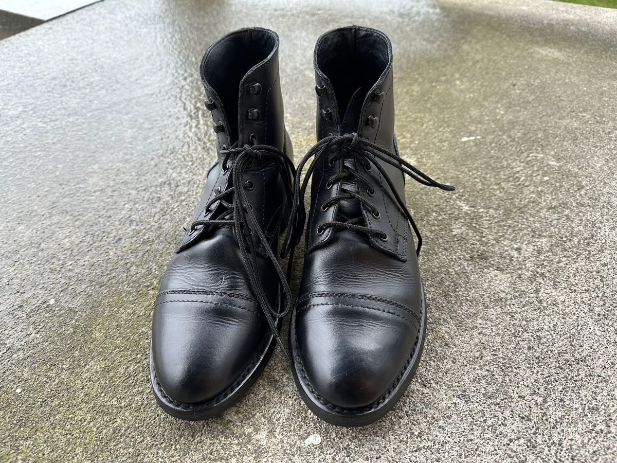 Photo by npaust on March 3, 2024 of the Thursday Captain in Black Matte Rugged & Resilient.