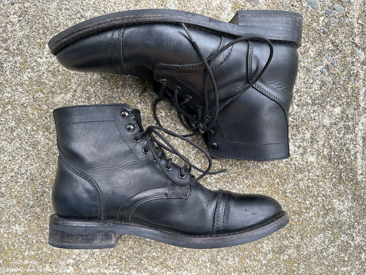Photo by npaust on April 5, 2024 of the Thursday Captain in Black Matte Rugged & Resilient.