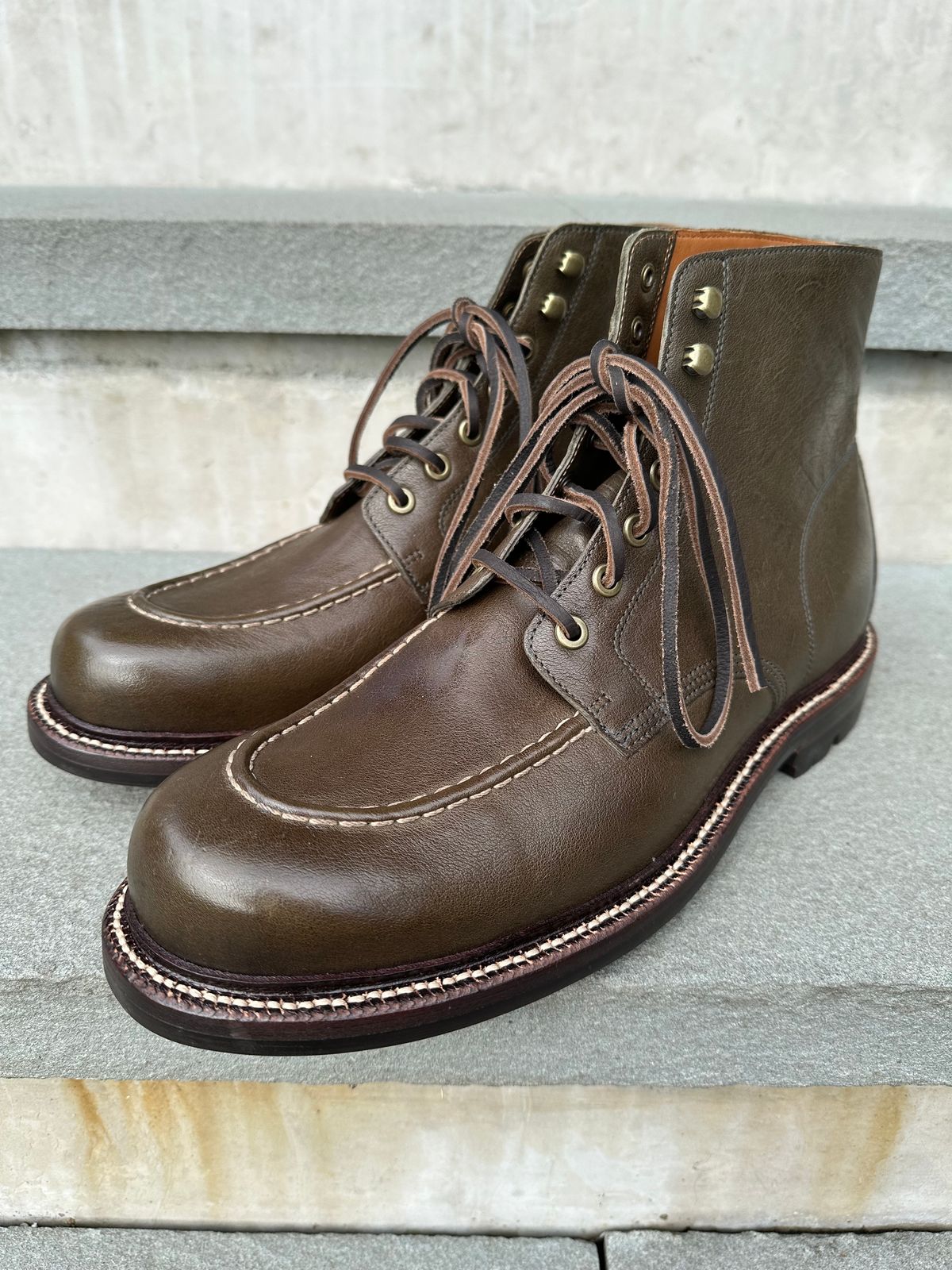 Photo by npaust on October 1, 2024 of the Grant Stone Brass Boot in Incas Jungle Kangaroo.