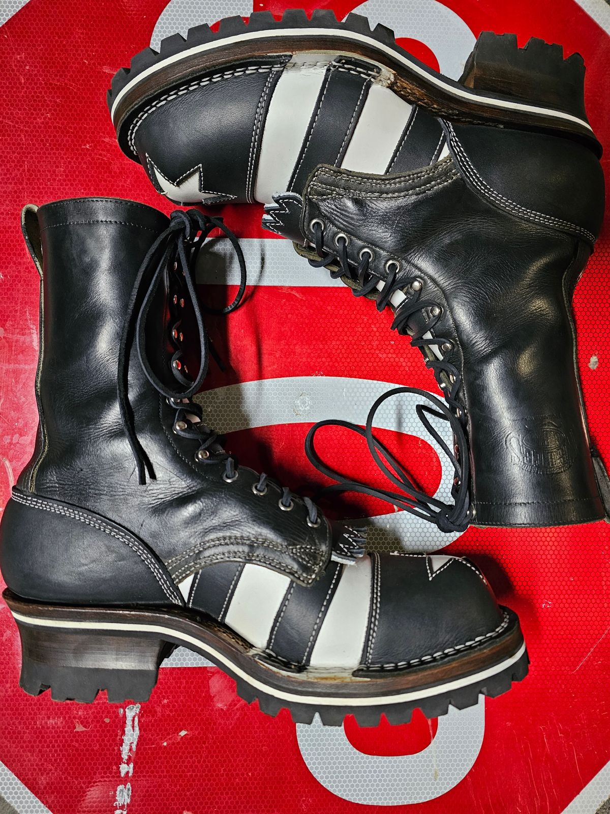 Photo by nobnix on April 2, 2023 of the Frank's Boots Unknown Model in Unknown Material.