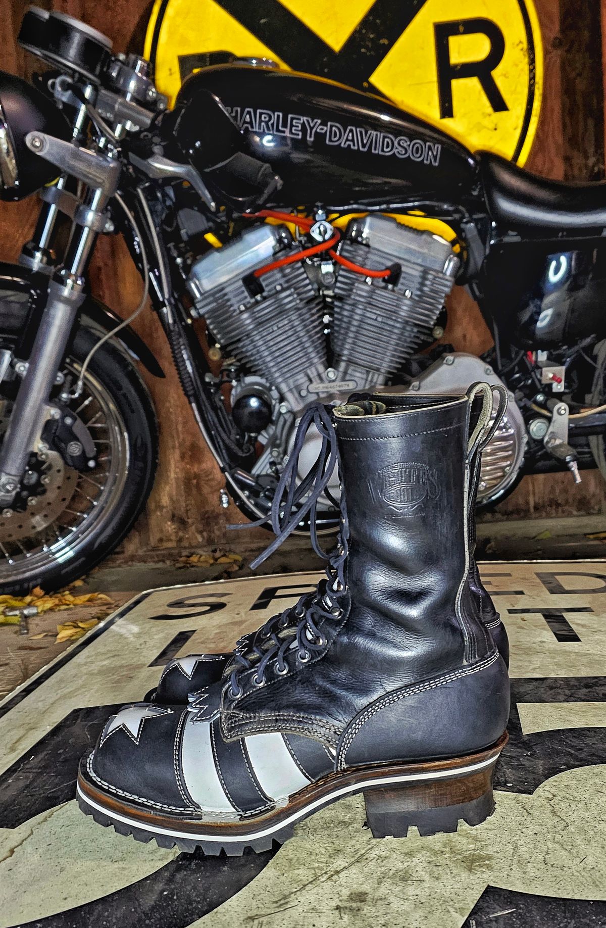 Photo by nobnix on April 2, 2023 of the Frank's Boots Unknown Model in Unknown Material.