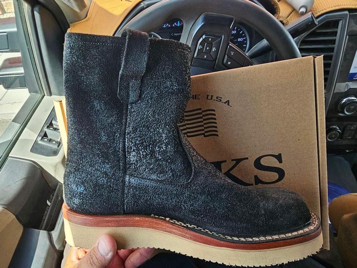 Photo by nobnix on August 30, 2024 of the Nicks Unknown Model in Seidel 1964 Black Roughout.