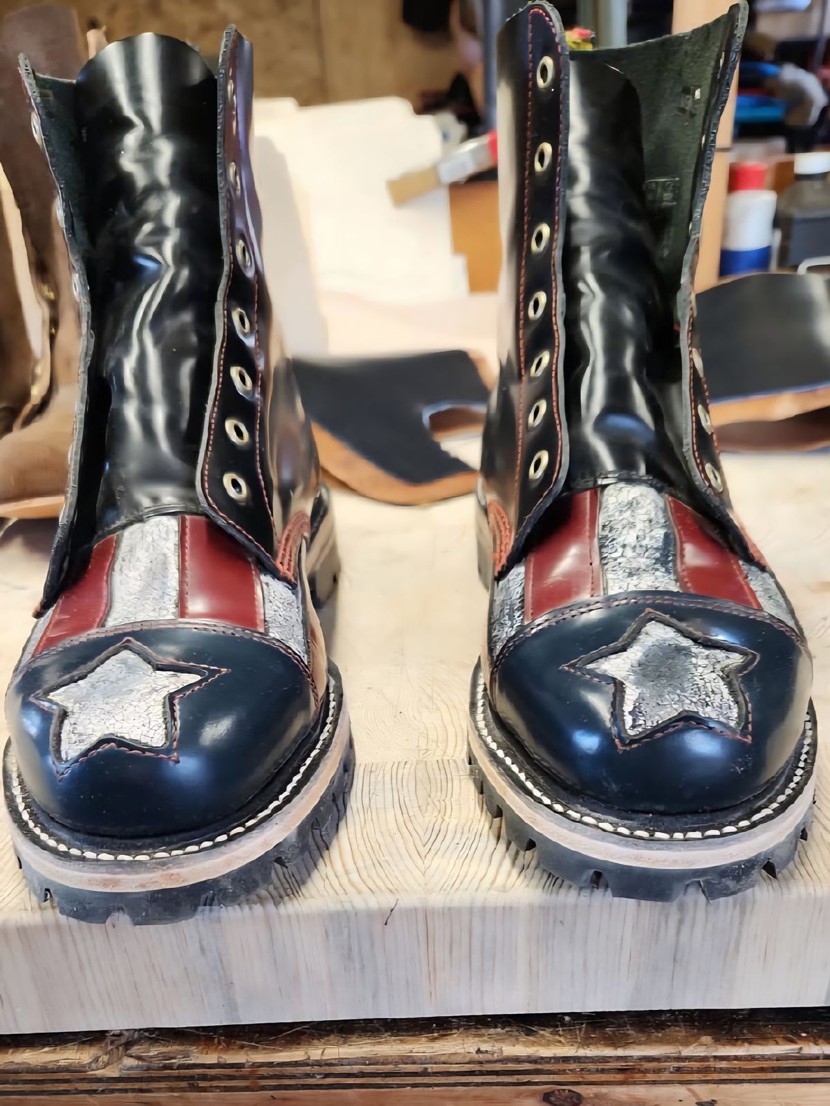 Photo by nobnix on May 3, 2025 of the Dr. Martens Unlisted Model in Unknown Material.