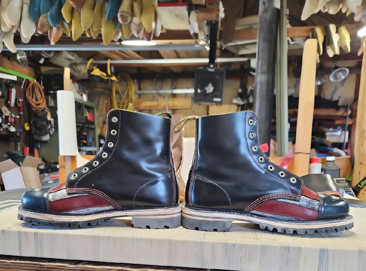 Photo by nobnix on May 3, 2025 of the Dr. Martens Unlisted Model in Unknown Material.