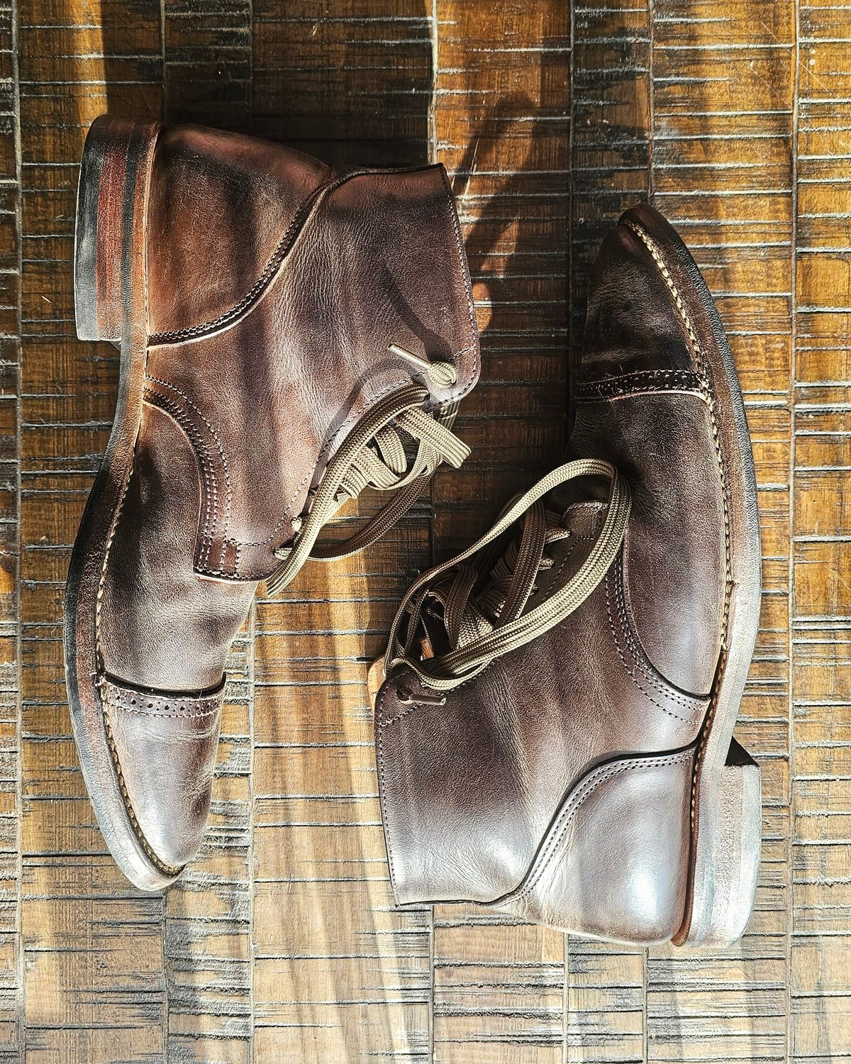 Photo by nobnix on June 19, 2025 of the Viberg Captoe in Brown Matte Calfskin.