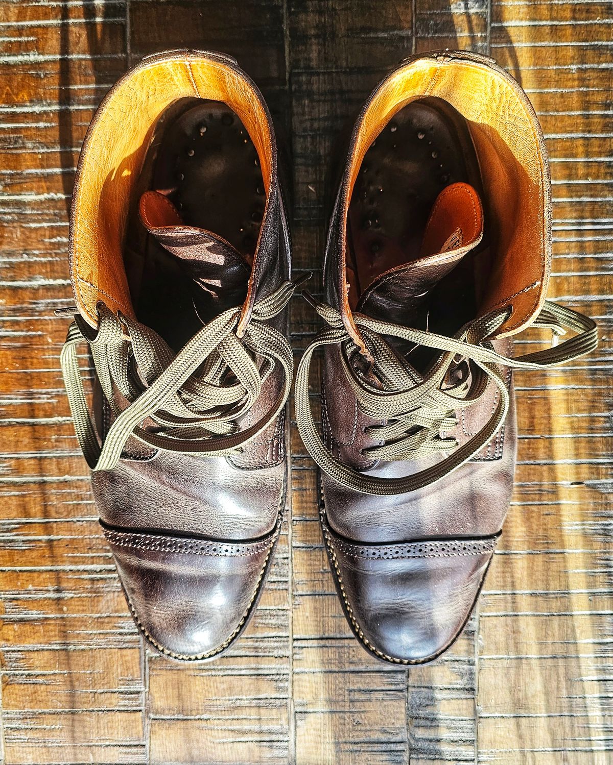 Photo by nobnix on June 19, 2025 of the Viberg Captoe in Brown Matte Calfskin.