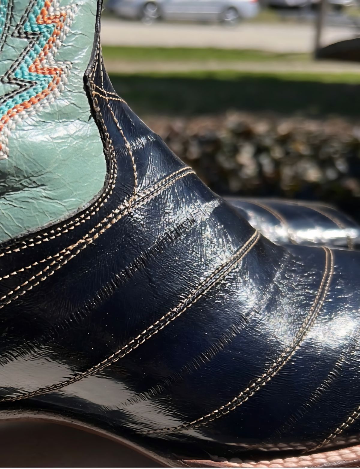 Photo by nobnix on May 7, 2025 of the Dan Post Square Toe Eel in Navy Eel.